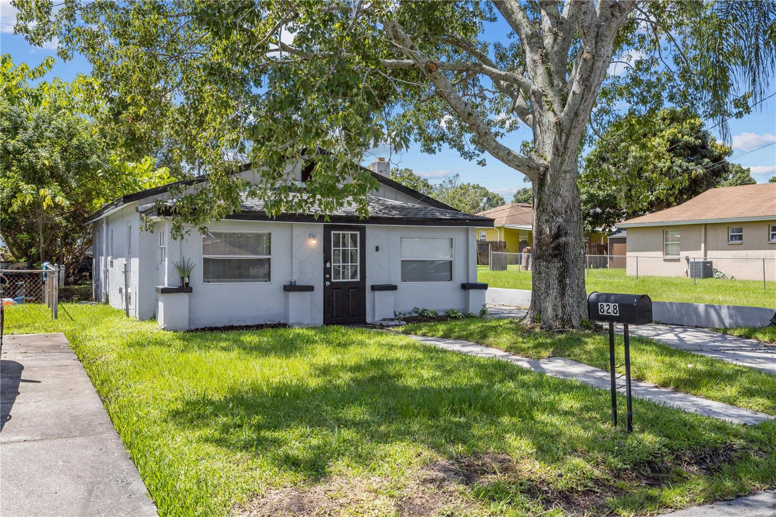 Image 2 of 15 For 828 13th Street