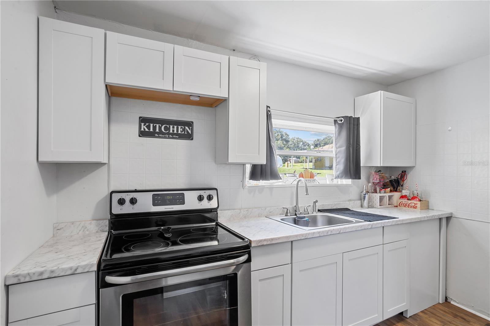 Image 4 of 15 For 828 13th Street