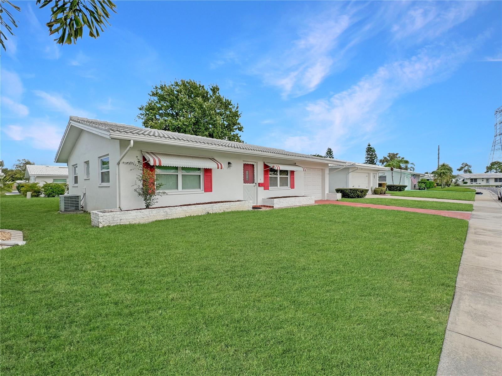 Listing photo id 0 for 9737 36th Way N