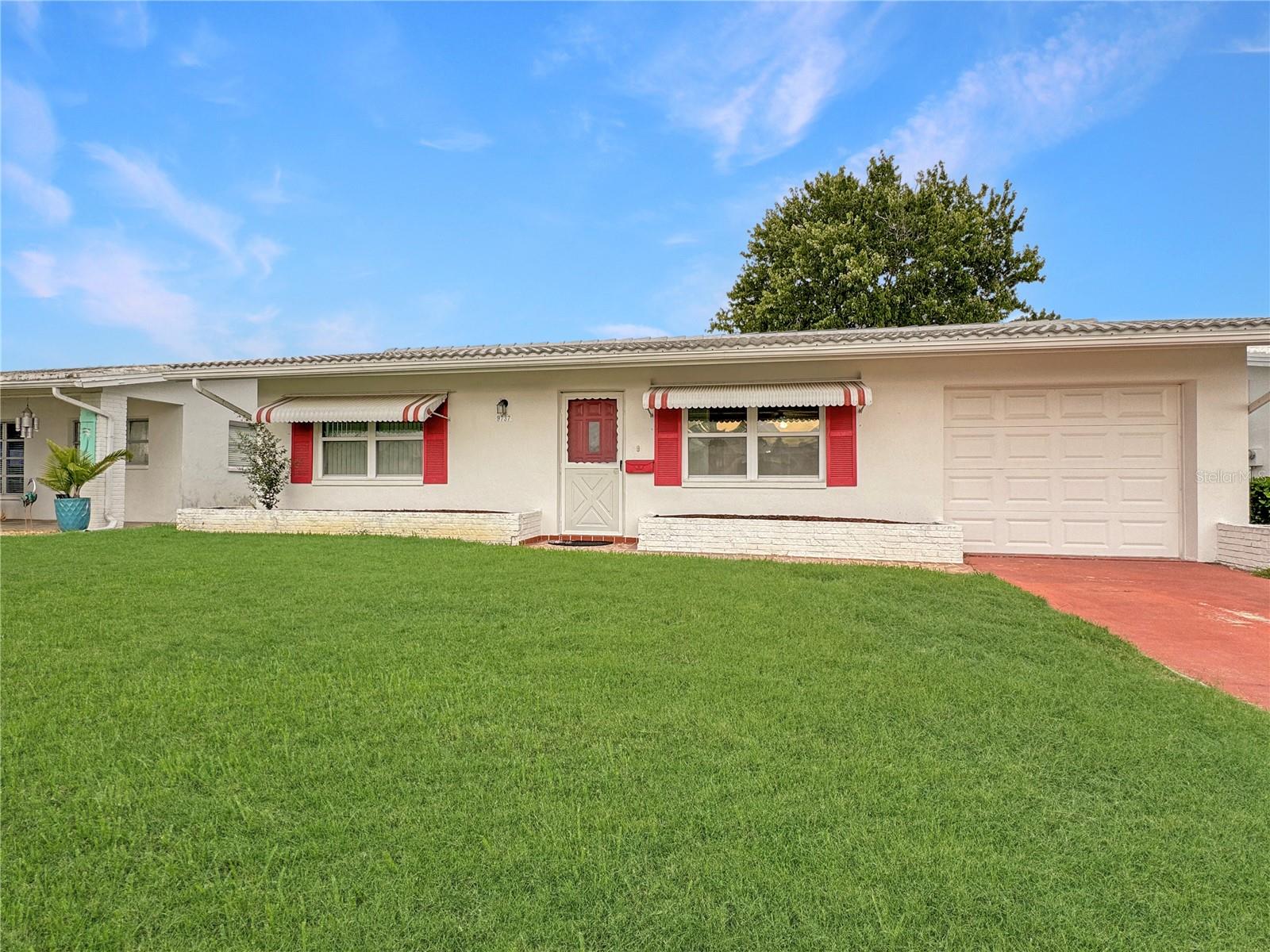 Listing photo id 21 for 9737 36th Way N