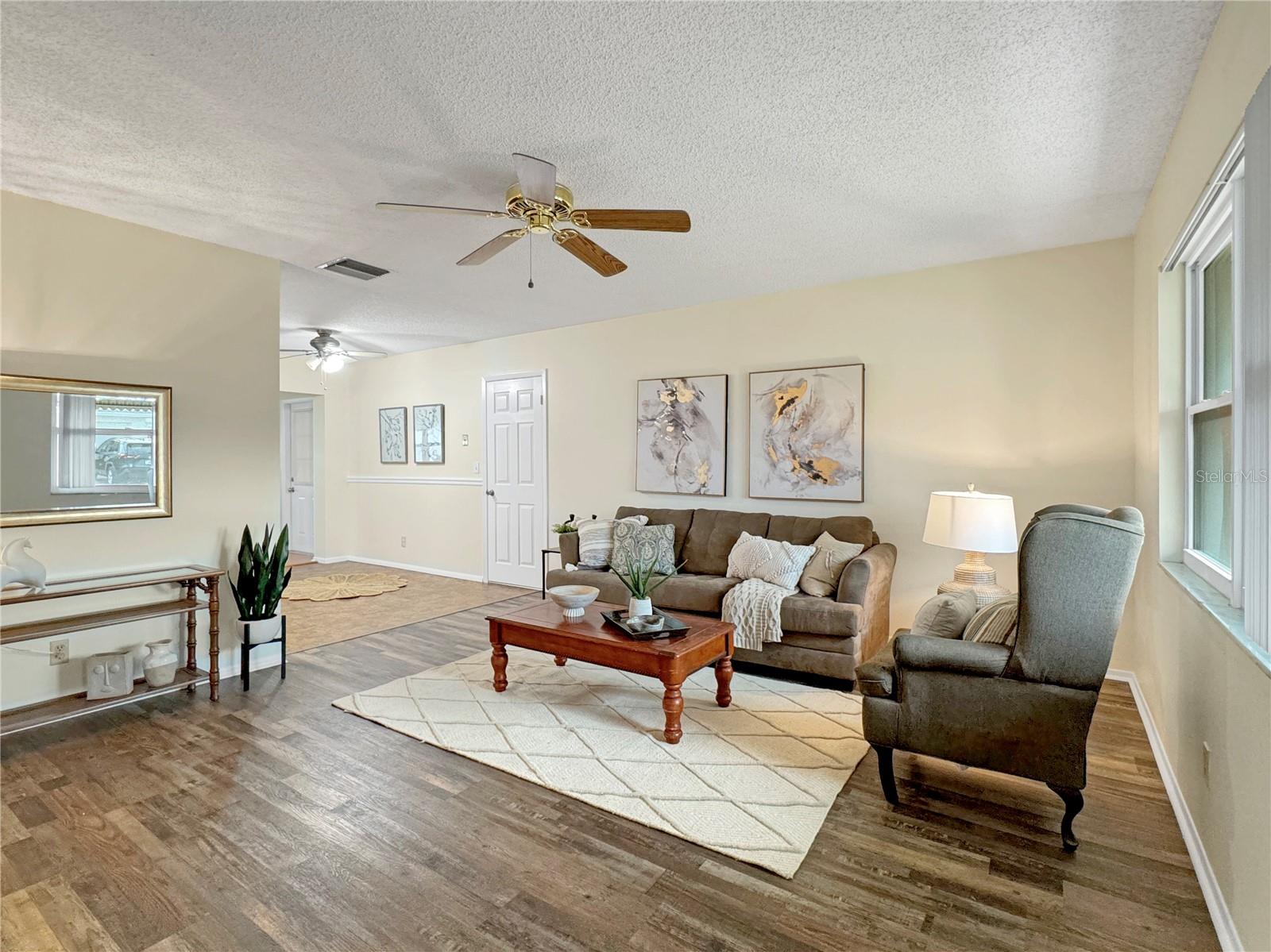Listing photo id 2 for 9737 36th Way N