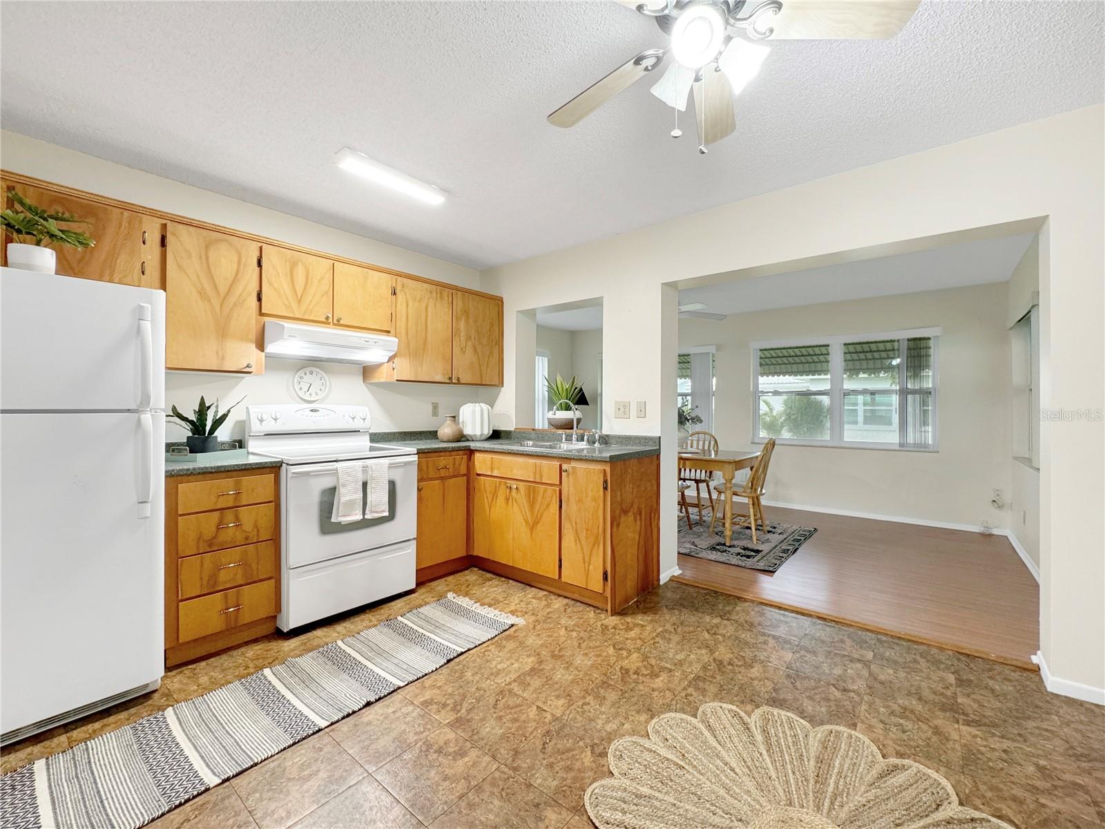 Listing photo id 6 for 9737 36th Way N