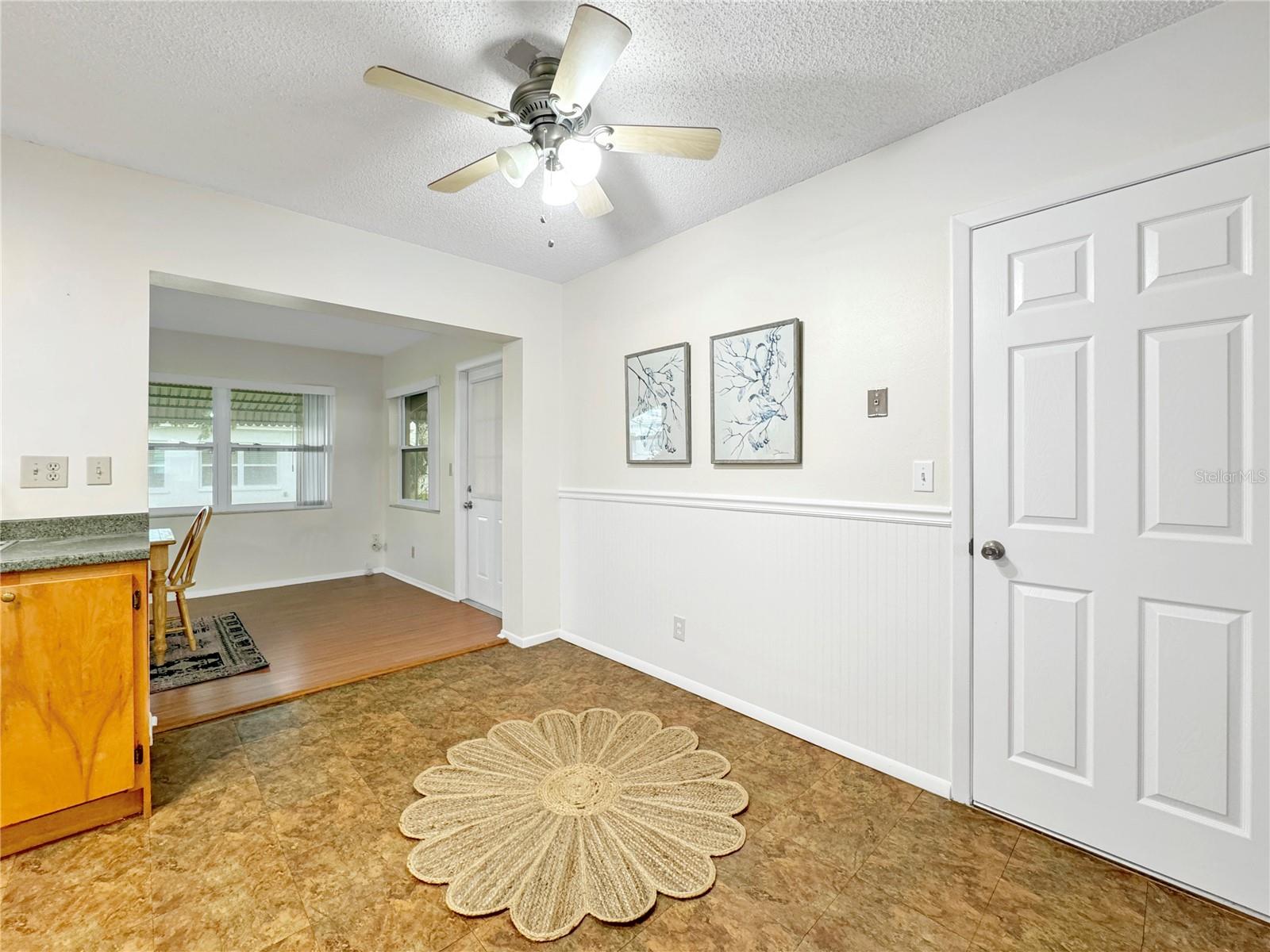 Listing photo id 7 for 9737 36th Way N