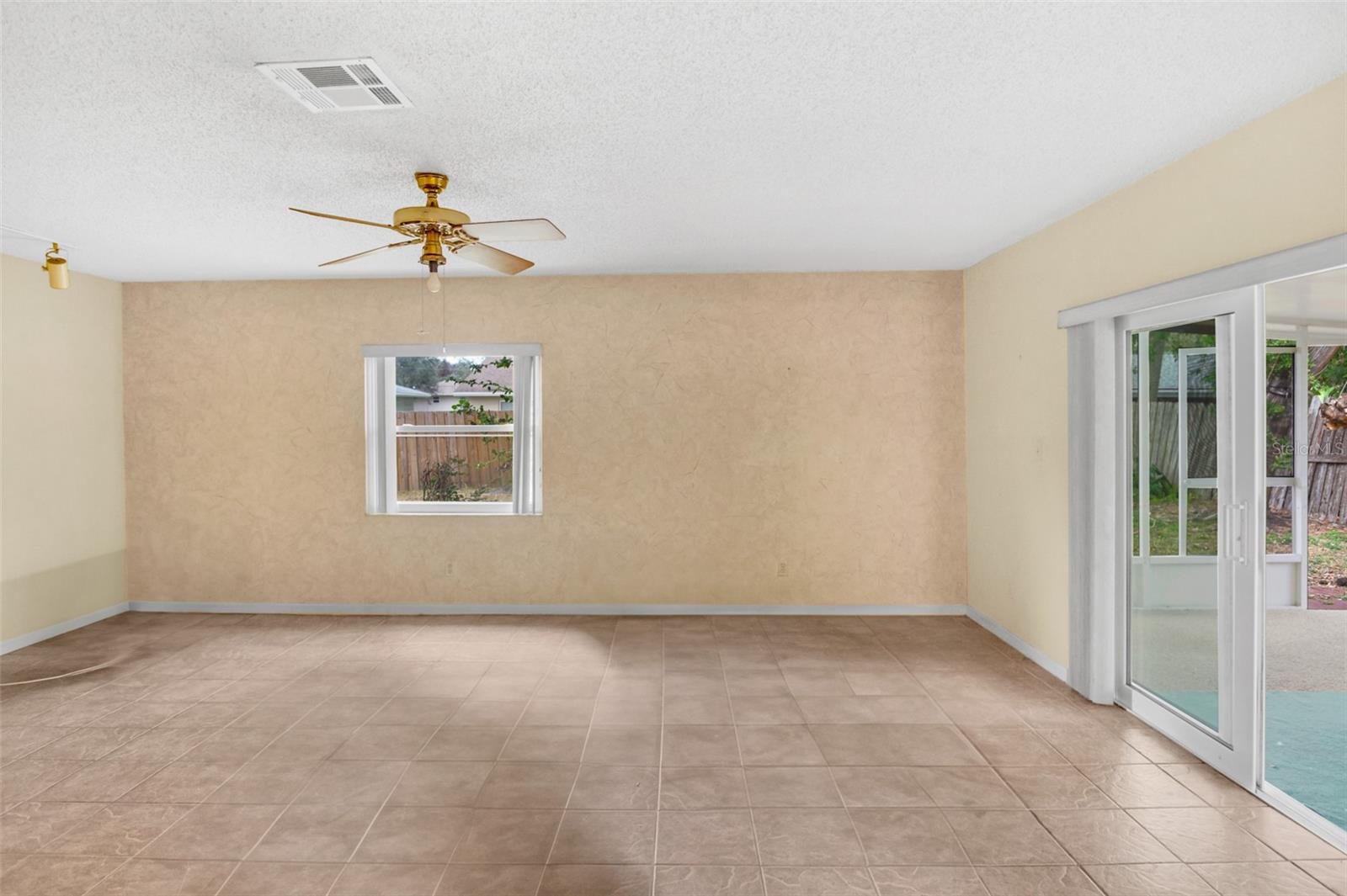 Image 10 of 27 For 7281 61st Avenue N