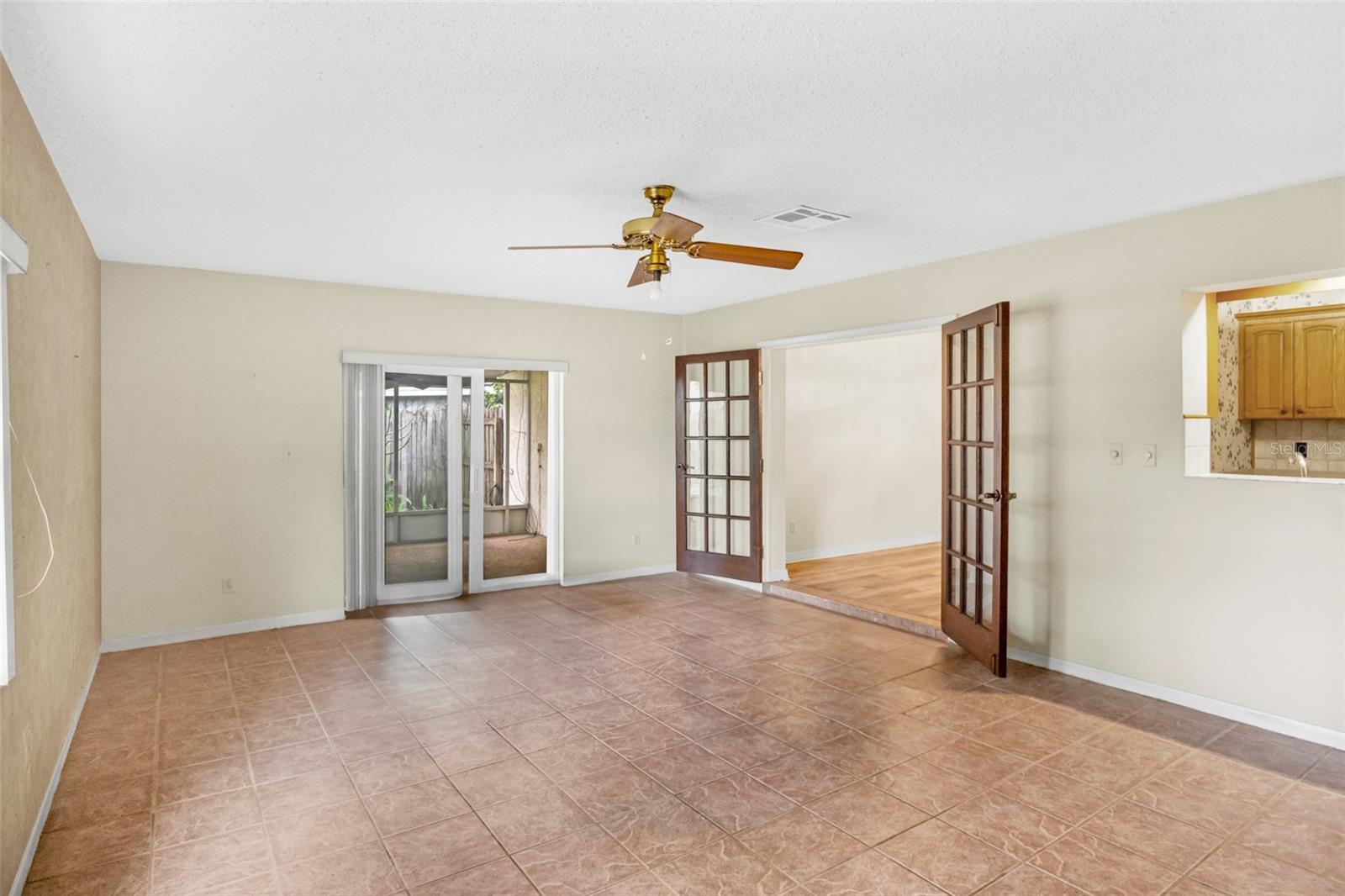 Image 12 of 27 For 7281 61st Avenue N