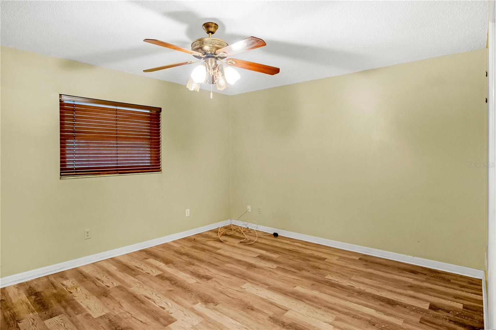 Image 14 of 27 For 7281 61st Avenue N
