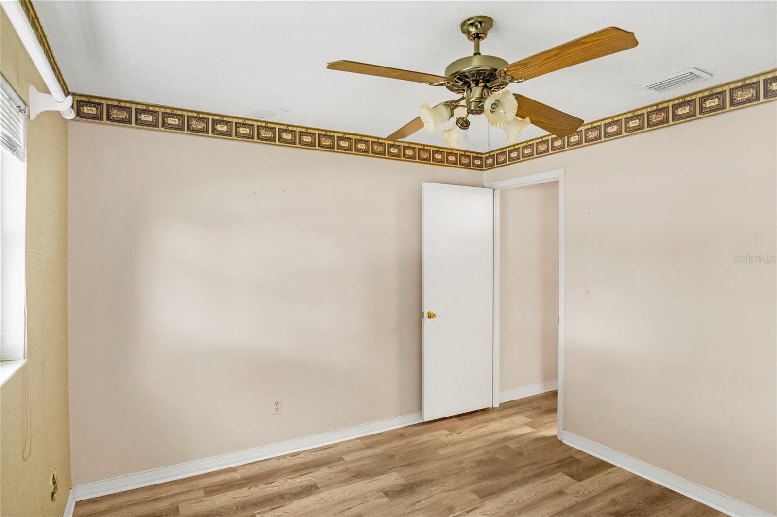 Image 16 of 27 For 7281 61st Avenue N