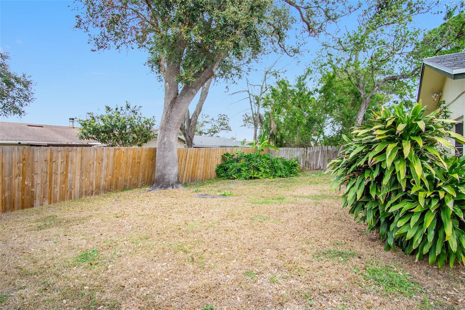 Image 24 of 27 For 7281 61st Avenue N