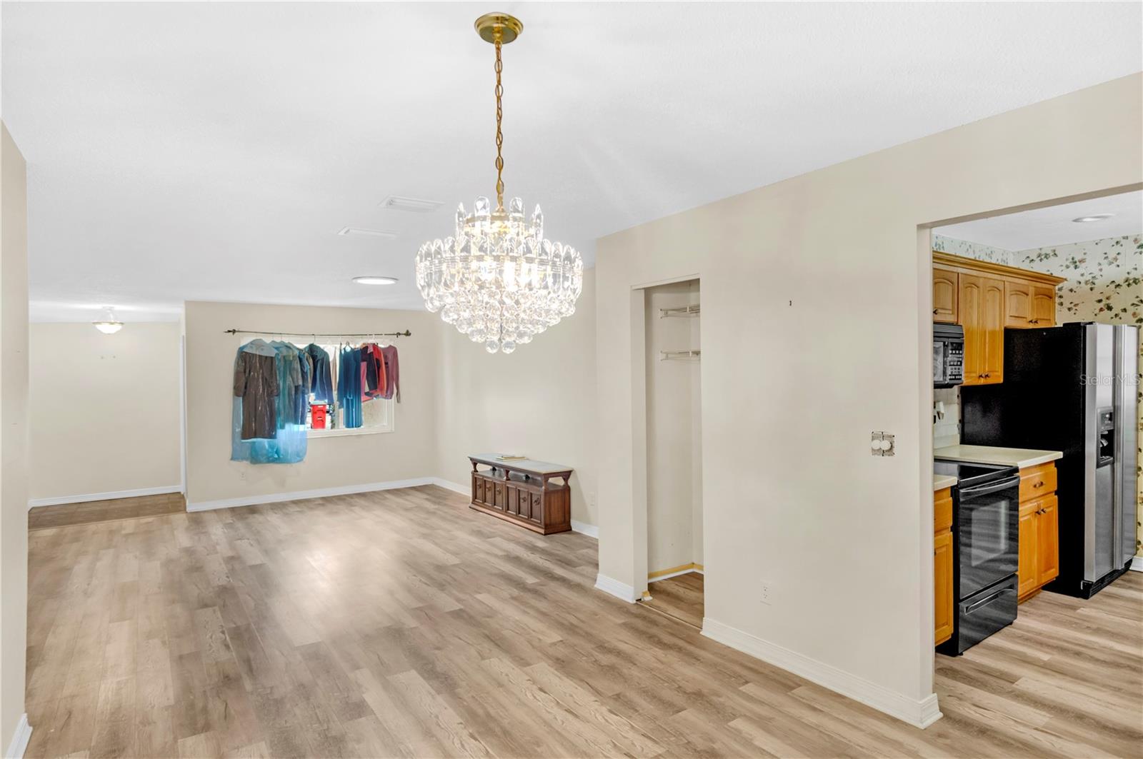 Image 6 of 27 For 7281 61st Avenue N