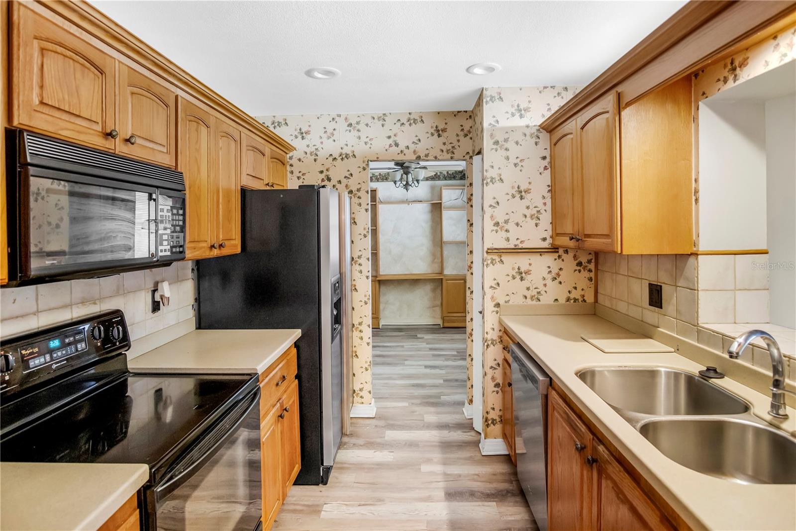 Image 7 of 27 For 7281 61st Avenue N