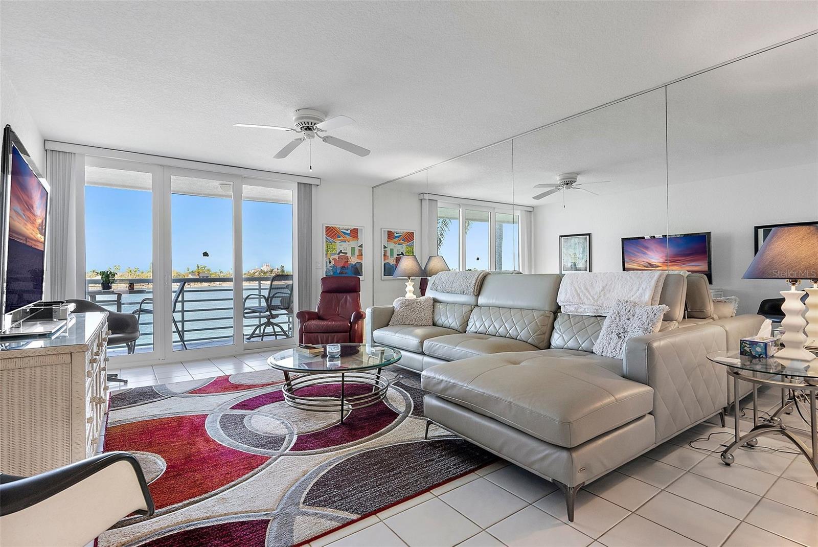 Listing photo id 11 for 6083 Bahia Del Mar Circle 359