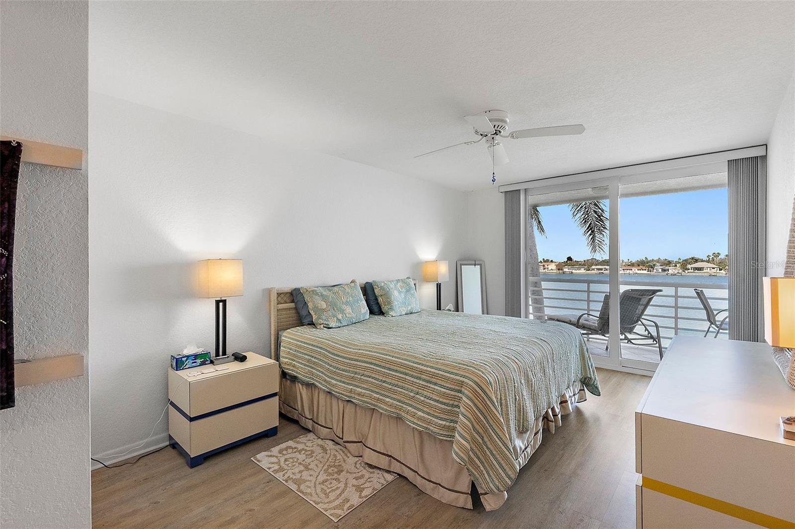 Listing photo id 15 for 6083 Bahia Del Mar Circle 359