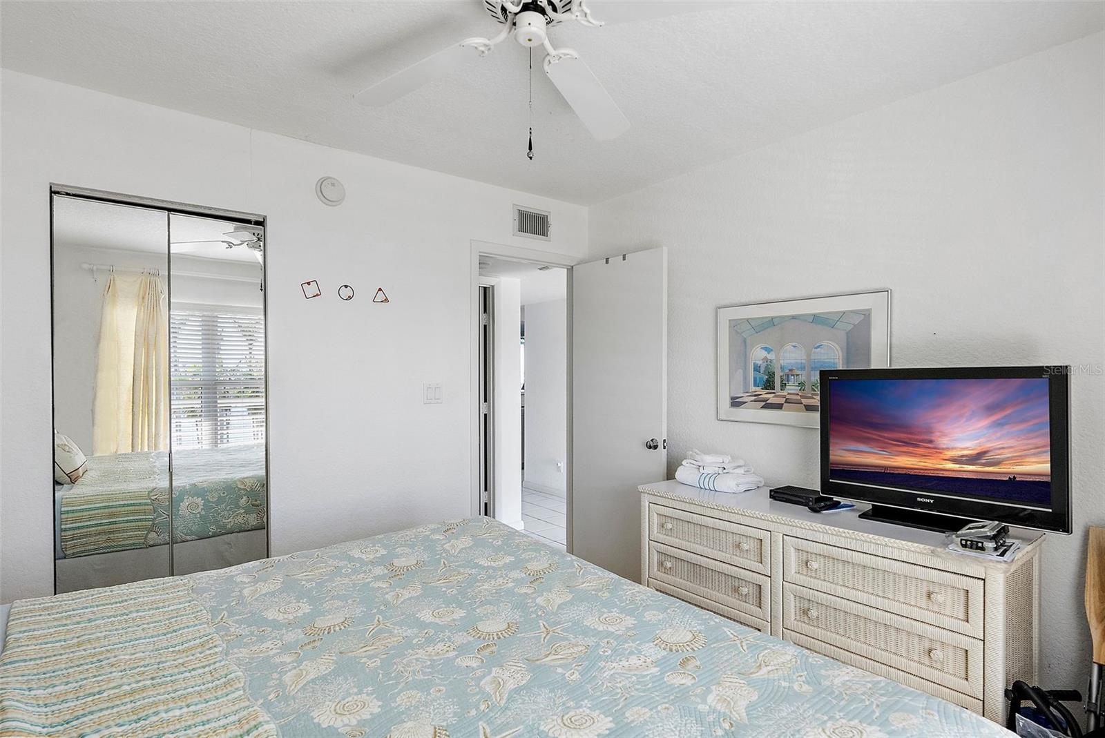 Listing photo id 21 for 6083 Bahia Del Mar Circle 359