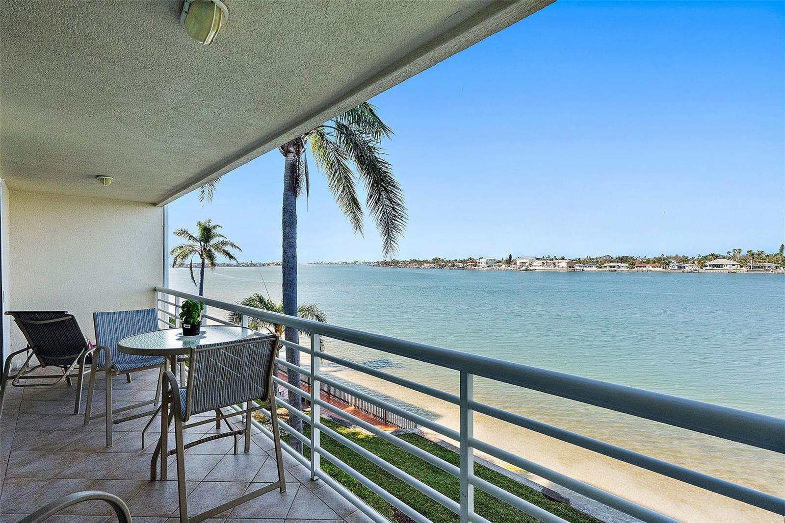 Listing photo id 25 for 6083 Bahia Del Mar Circle 359