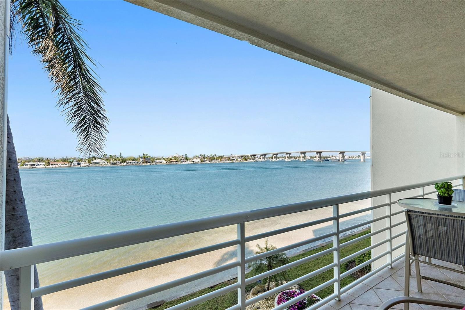 Listing photo id 29 for 6083 Bahia Del Mar Circle 359