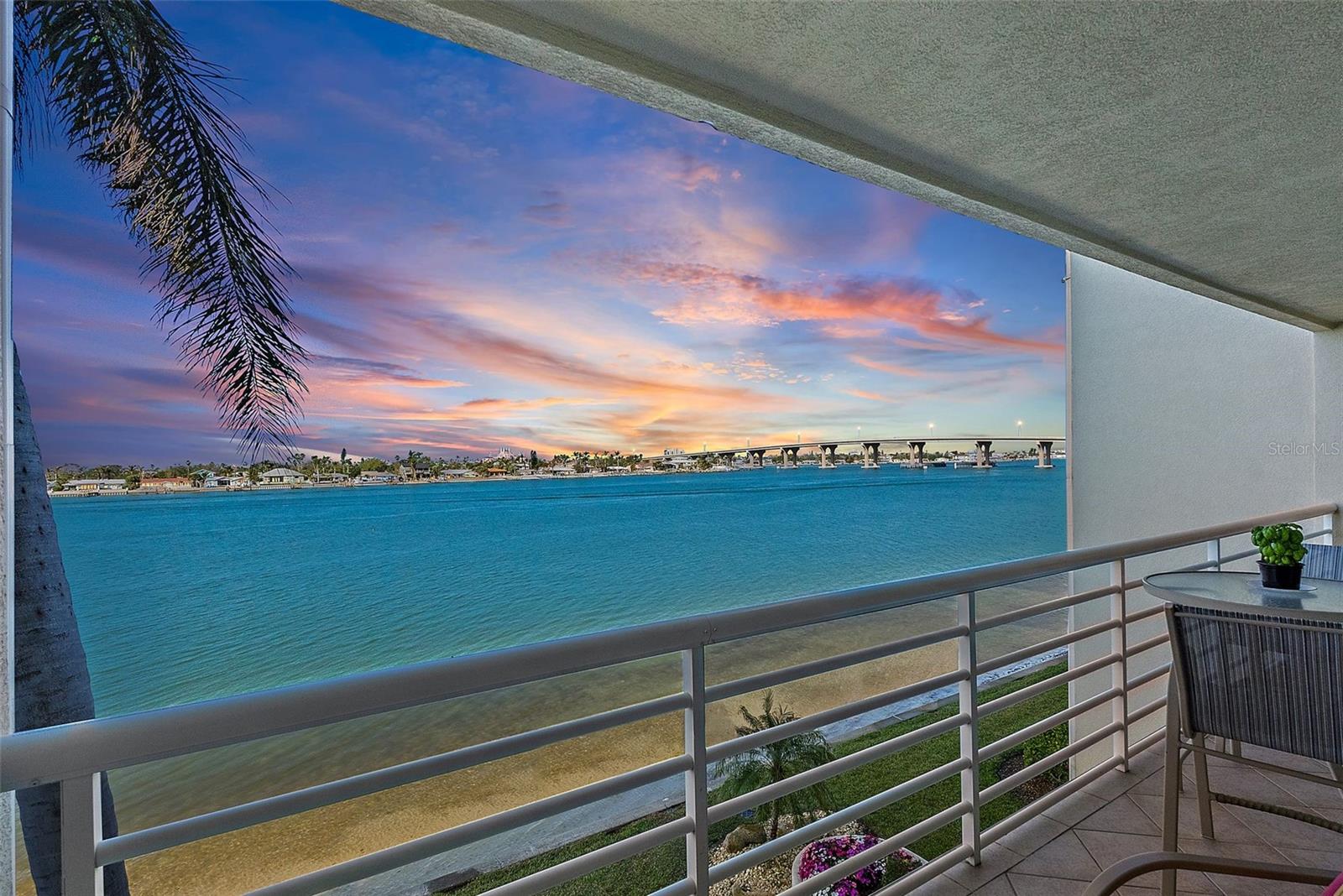 Listing photo id 3 for 6083 Bahia Del Mar Circle 359