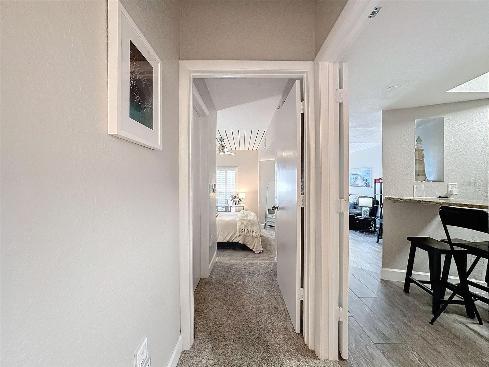 Image 16 of 50 For 2410 Azeele Street 220