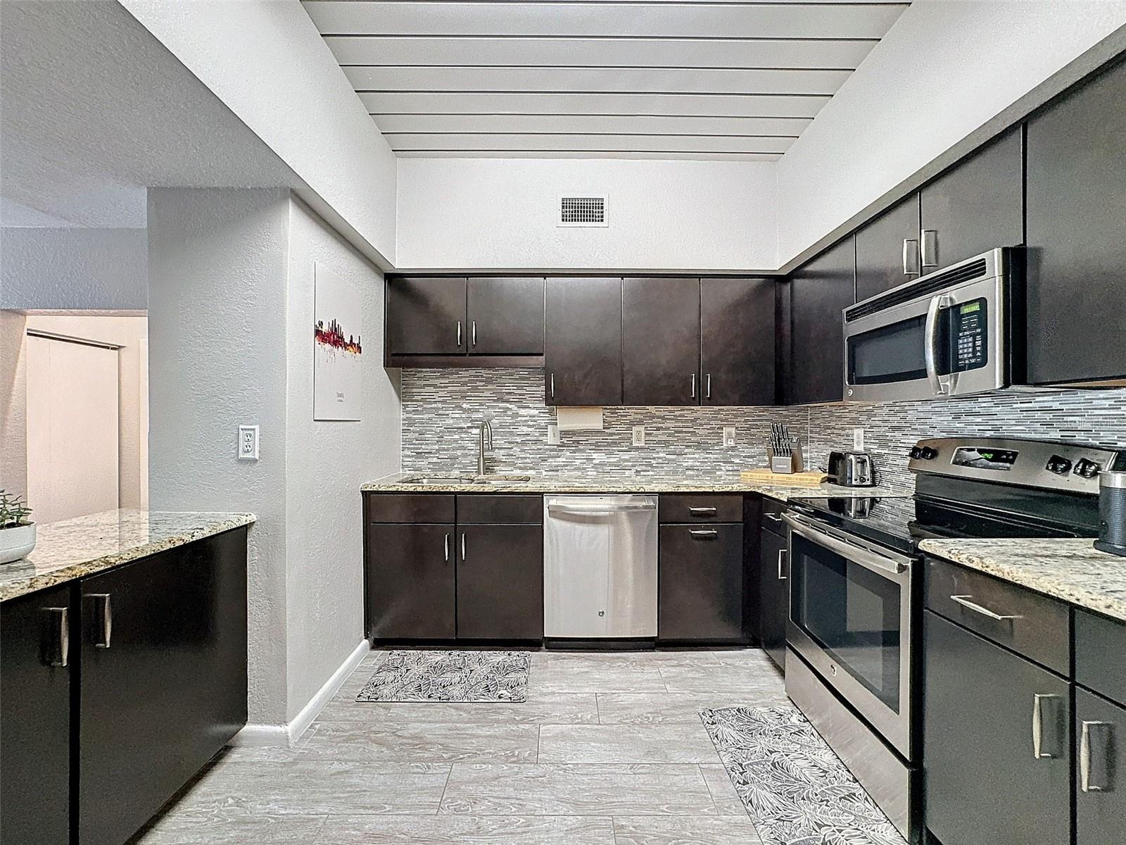 Image 2 of 50 For 2410 Azeele Street 220