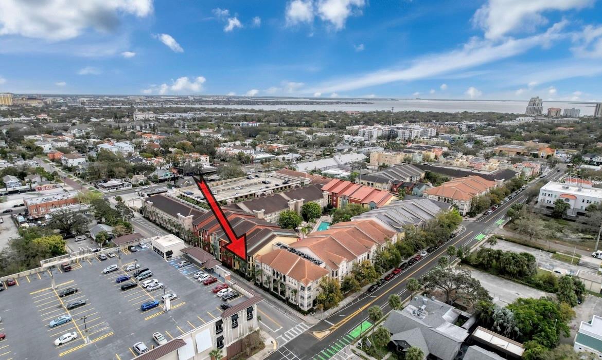 Image 45 of 50 For 2410 Azeele Street 220