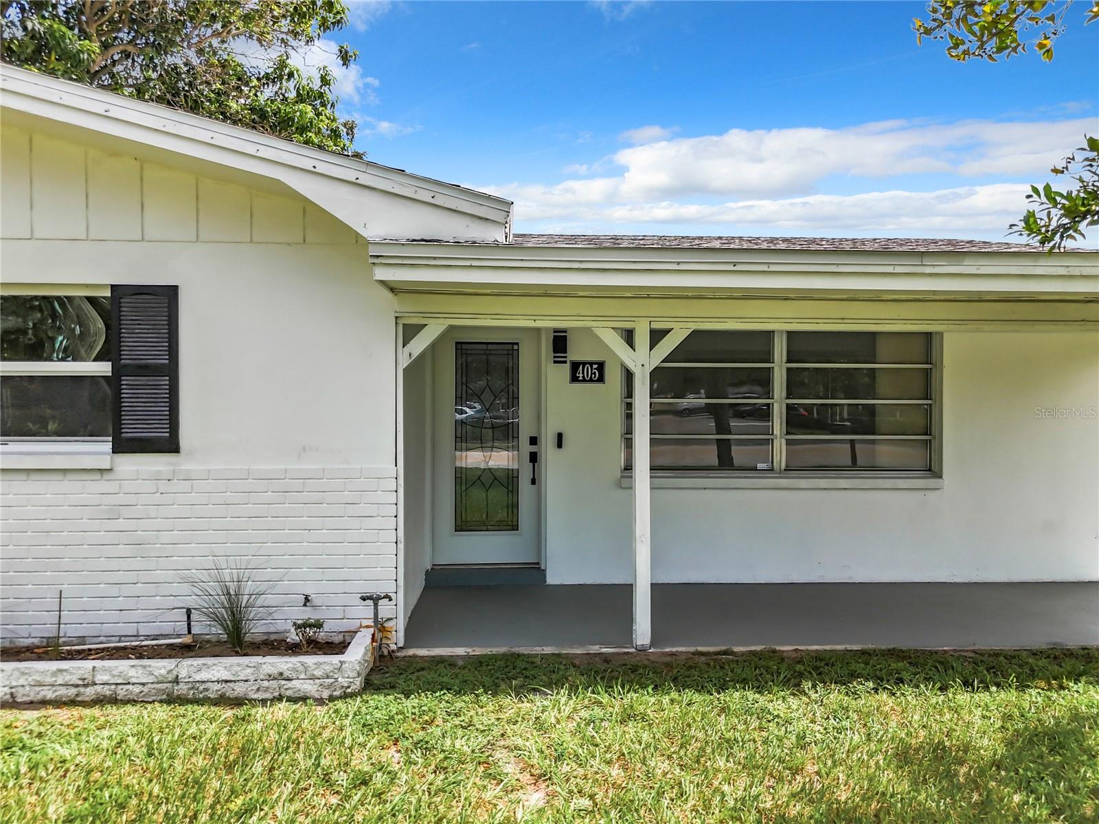 Listing photo id 22 for 405 Lake Drive