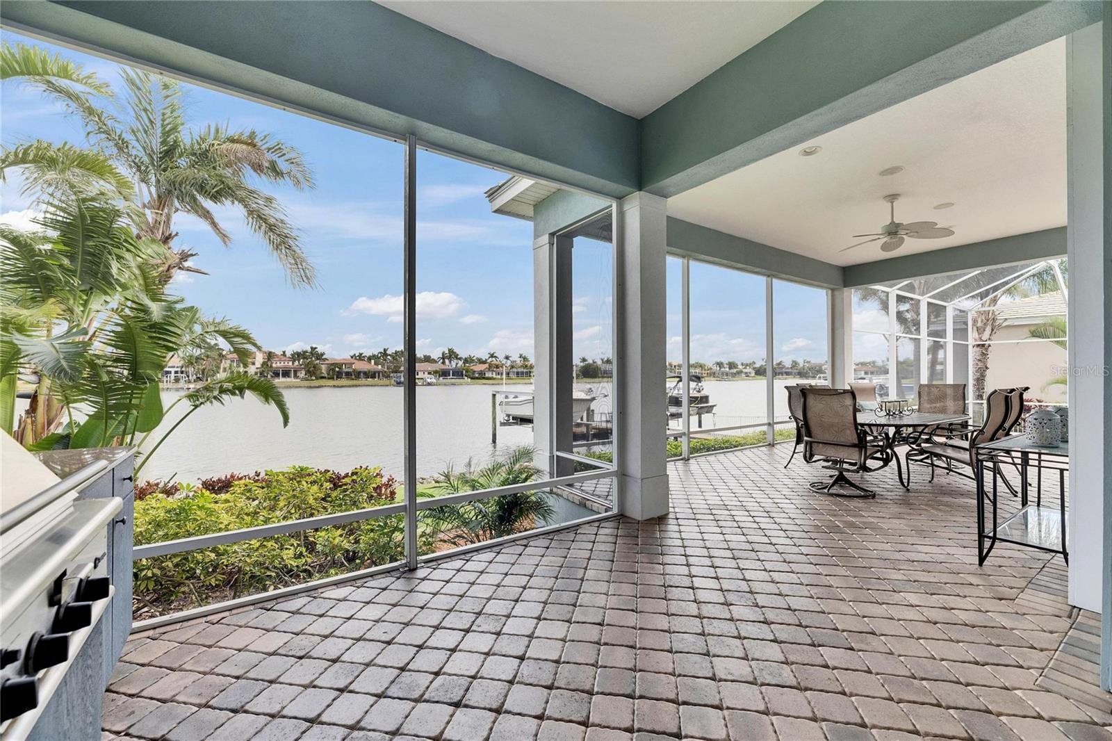 Listing photo id 8 for 735 Manns Harbor Drive