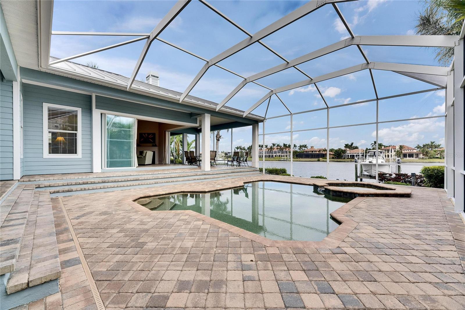 Listing photo id 72 for 735 Manns Harbor Drive