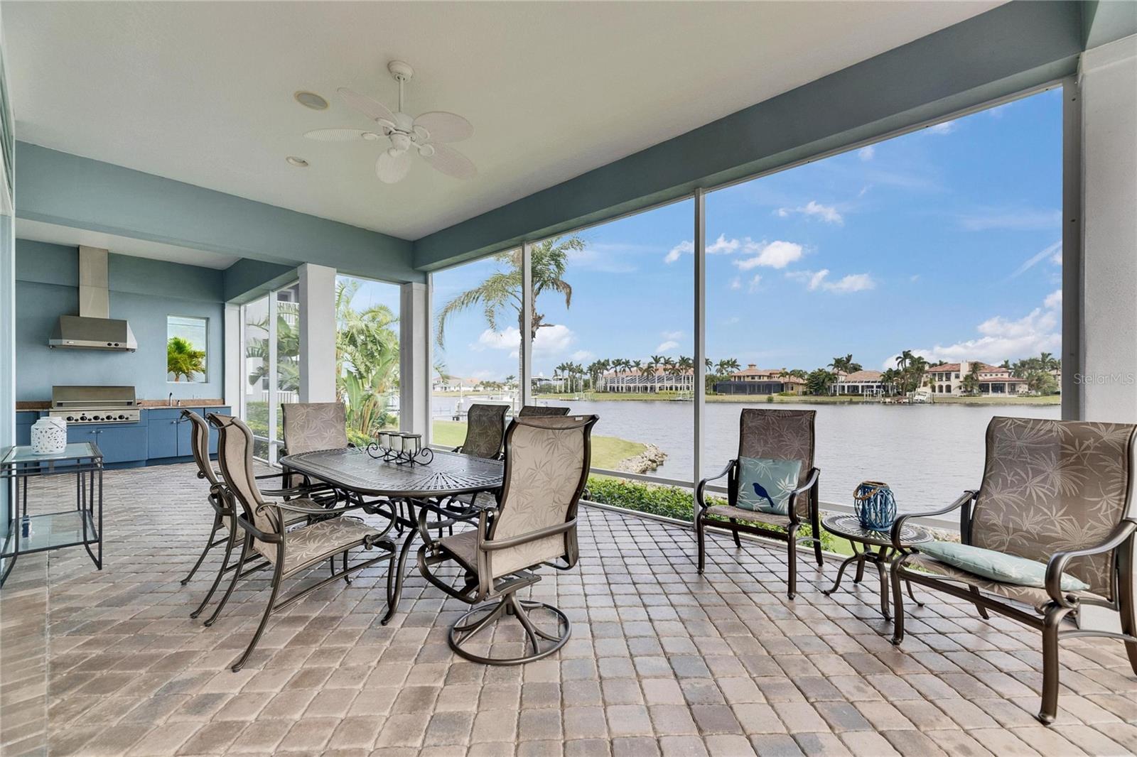 Listing photo id 6 for 735 Manns Harbor Drive