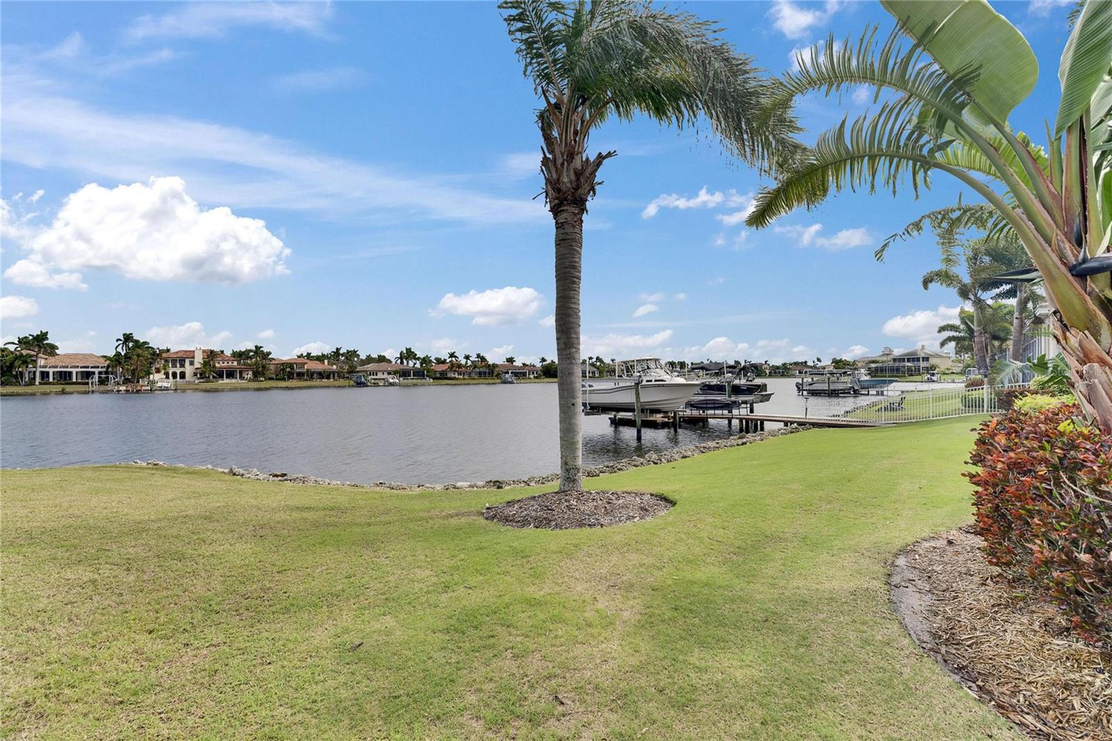 Listing photo id 90 for 735 Manns Harbor Drive