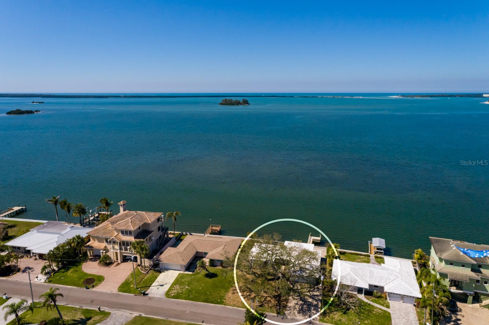 Listing photo id 20 for 2240 Harbor View Drive