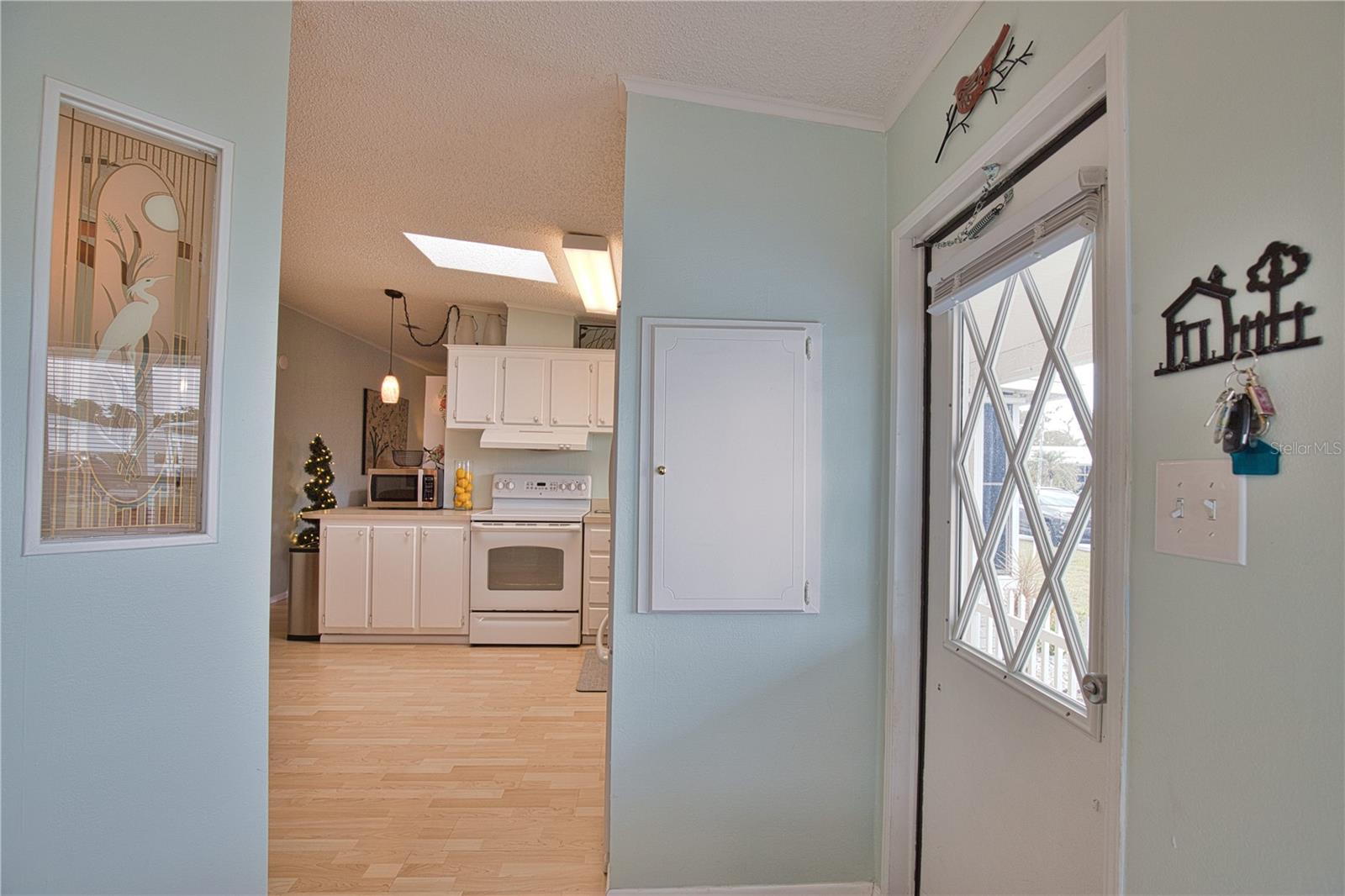 Image 10 of 38 For 714 Del Luna Drive