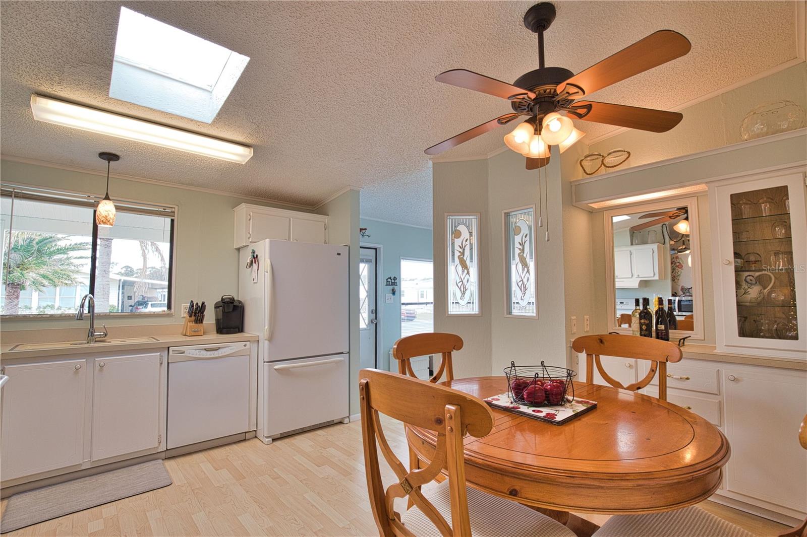 Image 14 of 38 For 714 Del Luna Drive