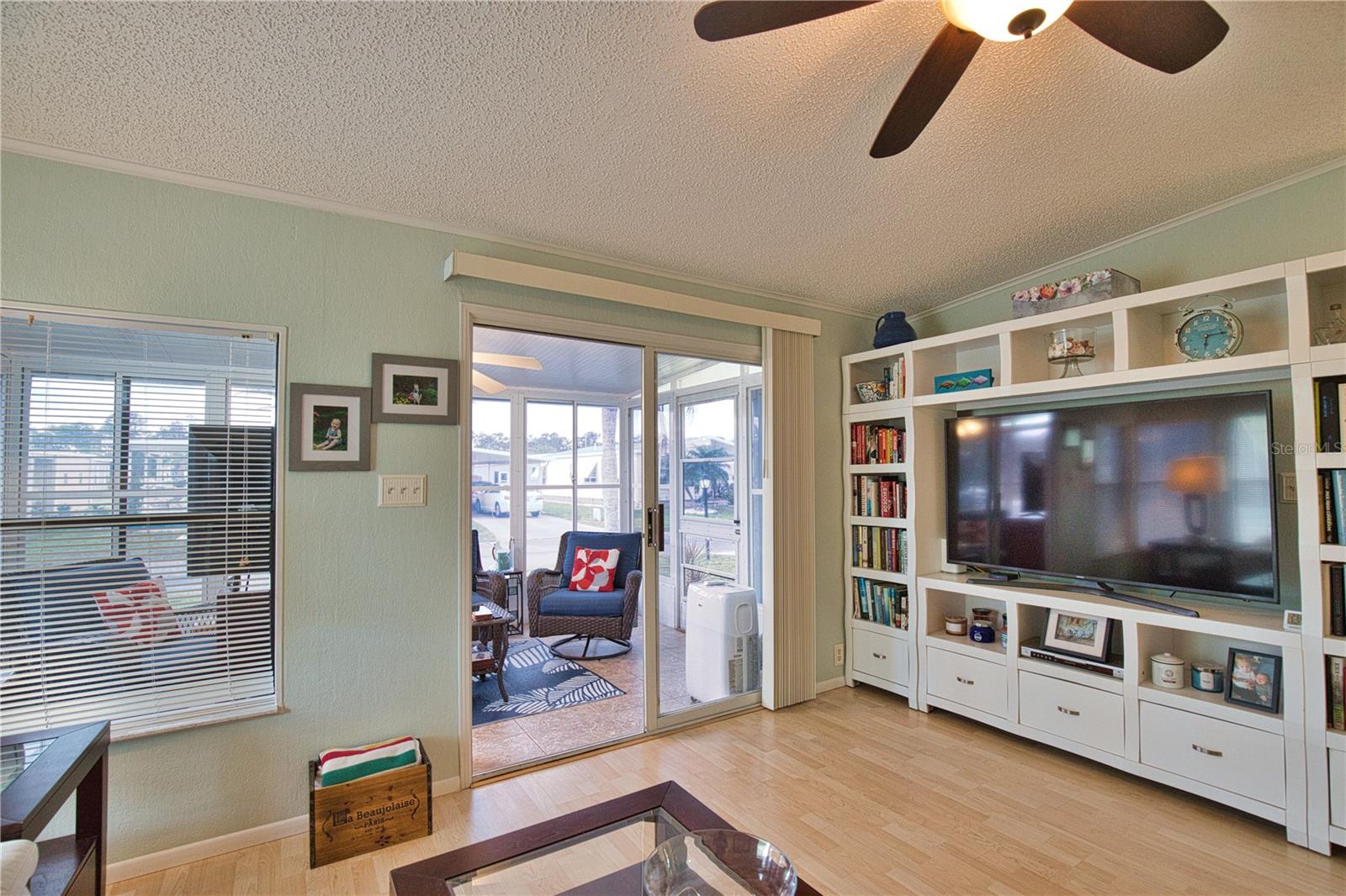 Image 22 of 38 For 714 Del Luna Drive