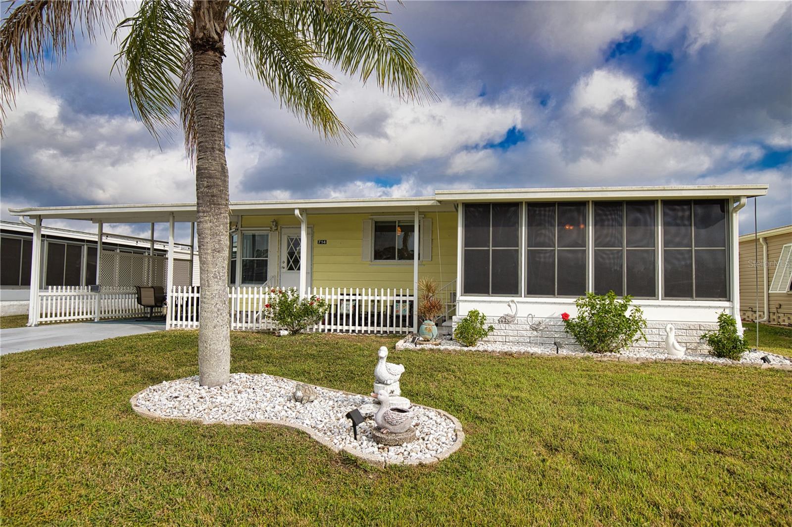 Image 3 of 38 For 714 Del Luna Drive