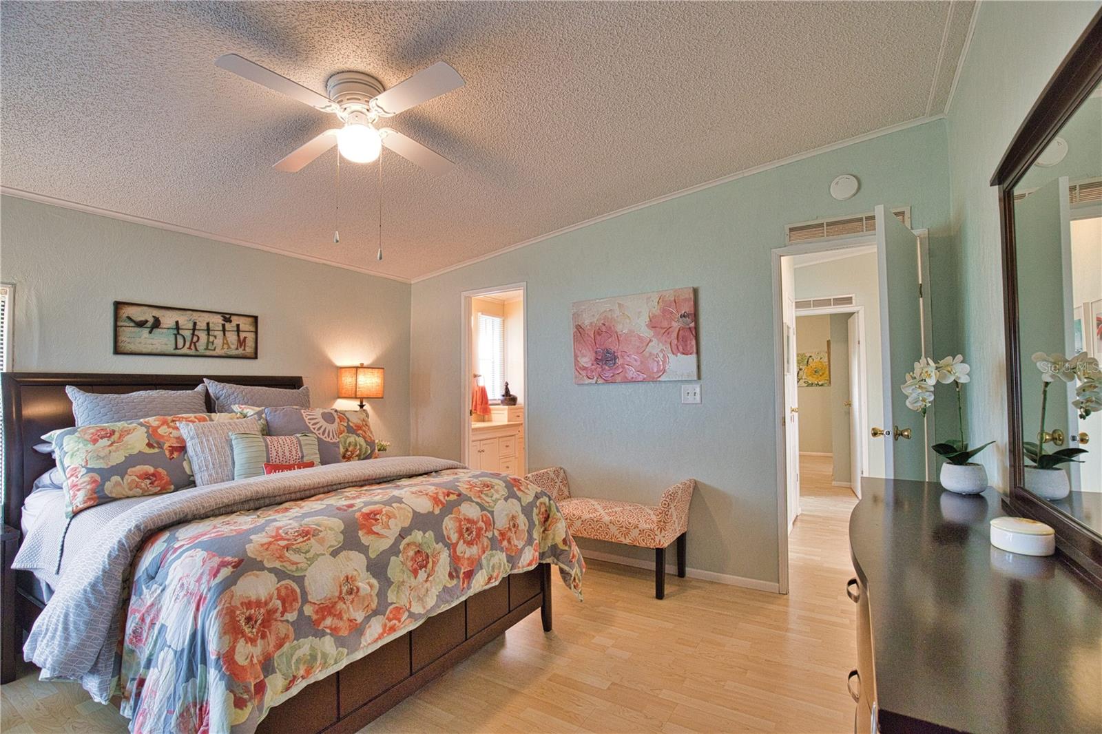 Image 33 of 38 For 714 Del Luna Drive