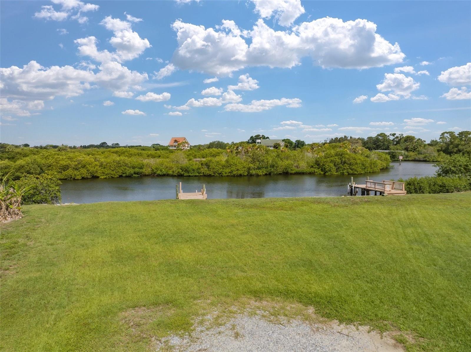 Listing photo id 11 for 8943 & 8945 Rocky Creek Drive