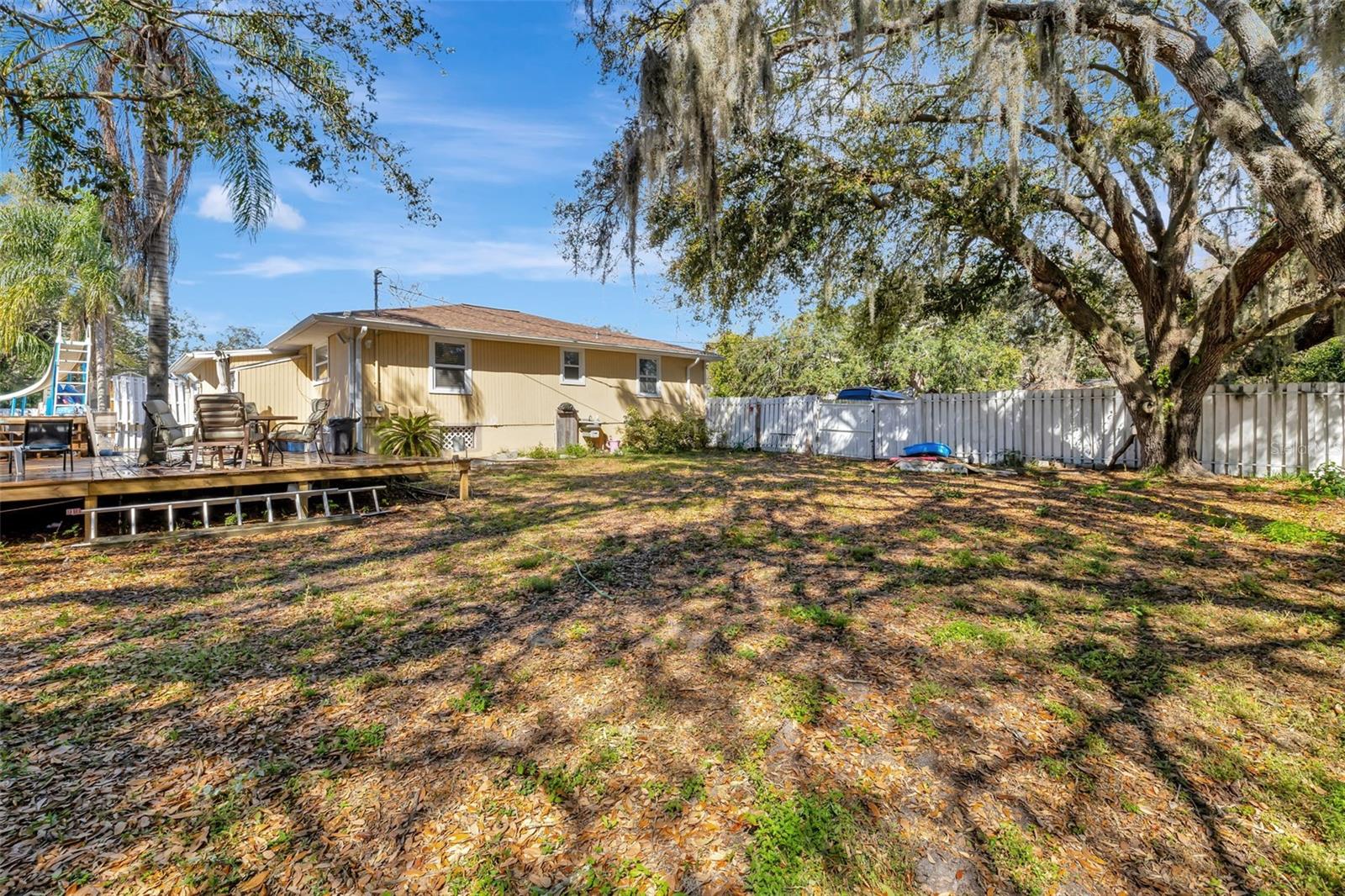 Listing photo id 32 for 4716 Gazania Street