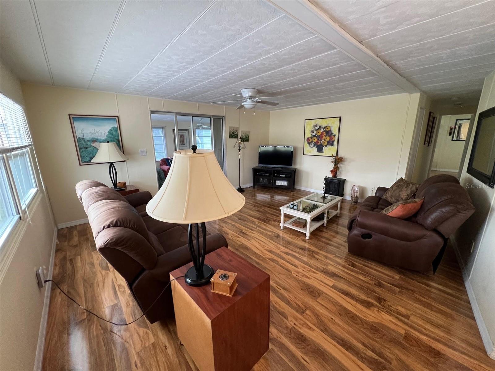 Listing photo id 11 for 6 Thatch Palm Street E