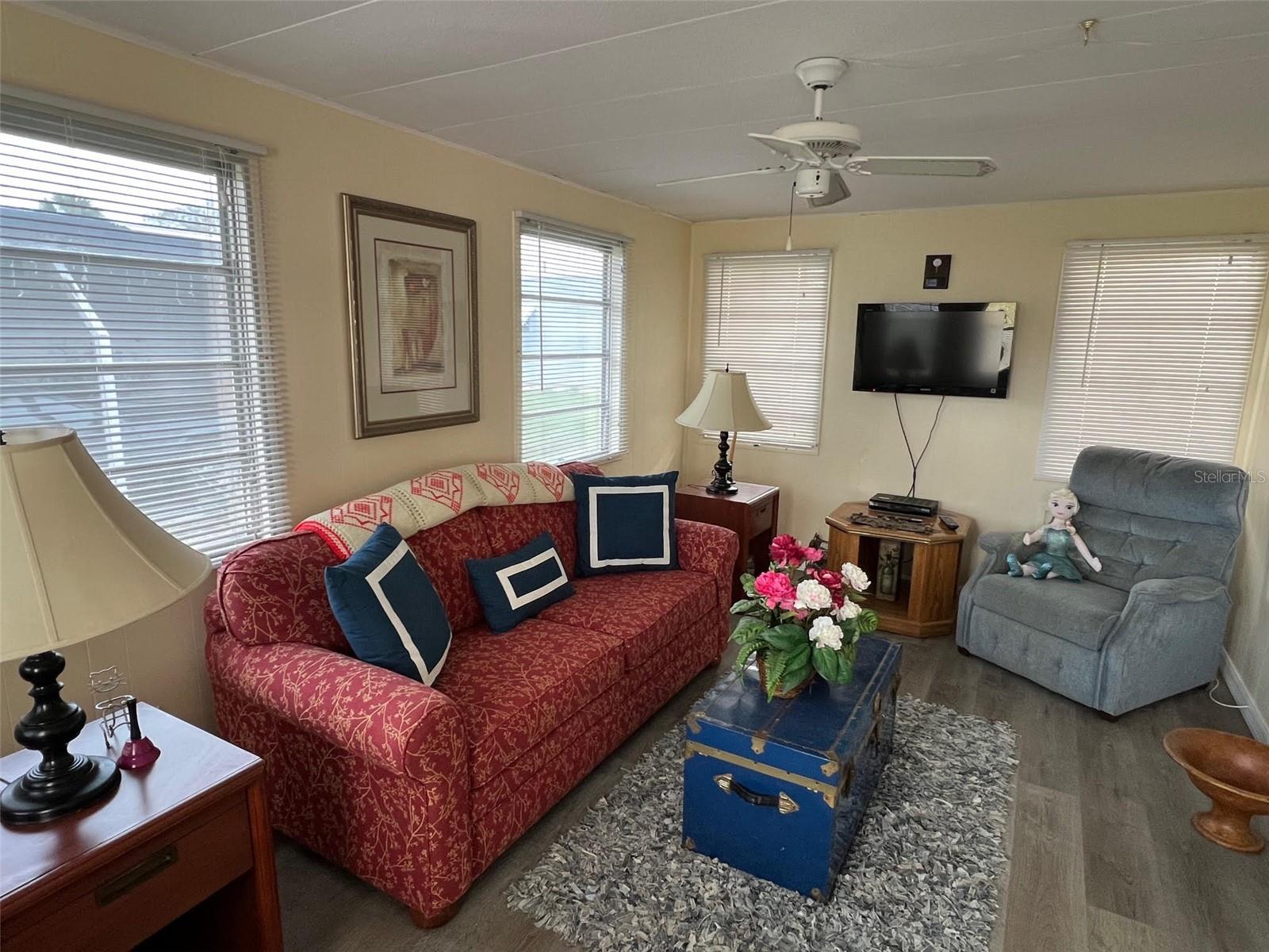Listing photo id 14 for 6 Thatch Palm Street E
