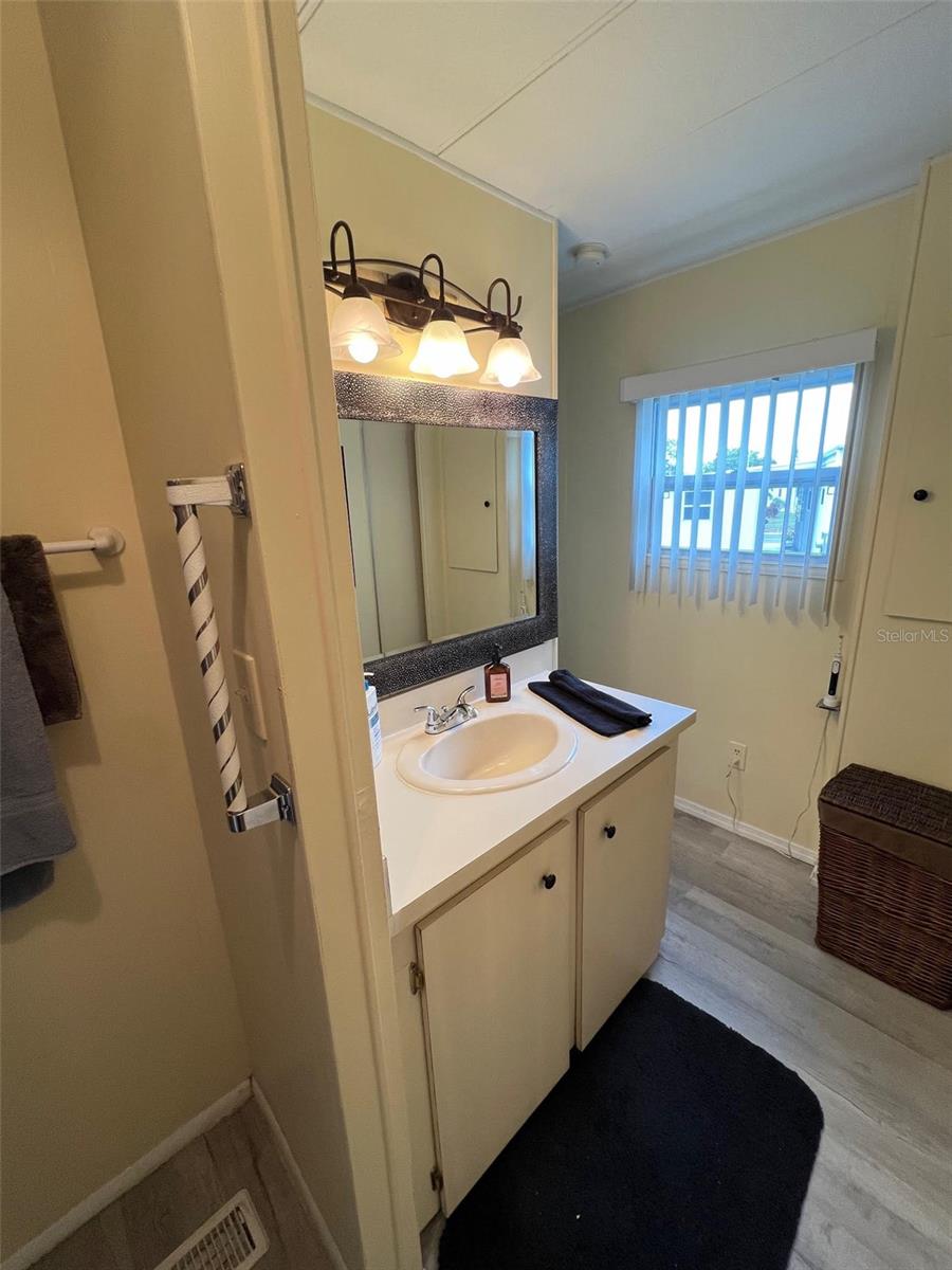 Listing photo id 19 for 6 Thatch Palm Street E