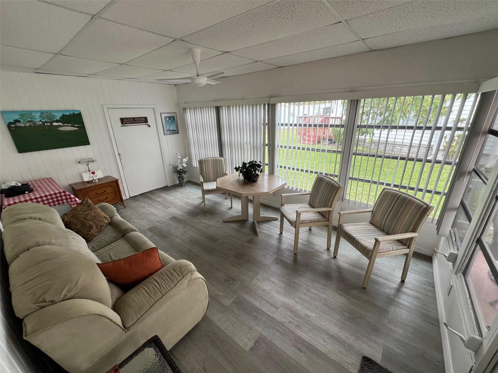 Listing photo id 2 for 6 Thatch Palm Street E