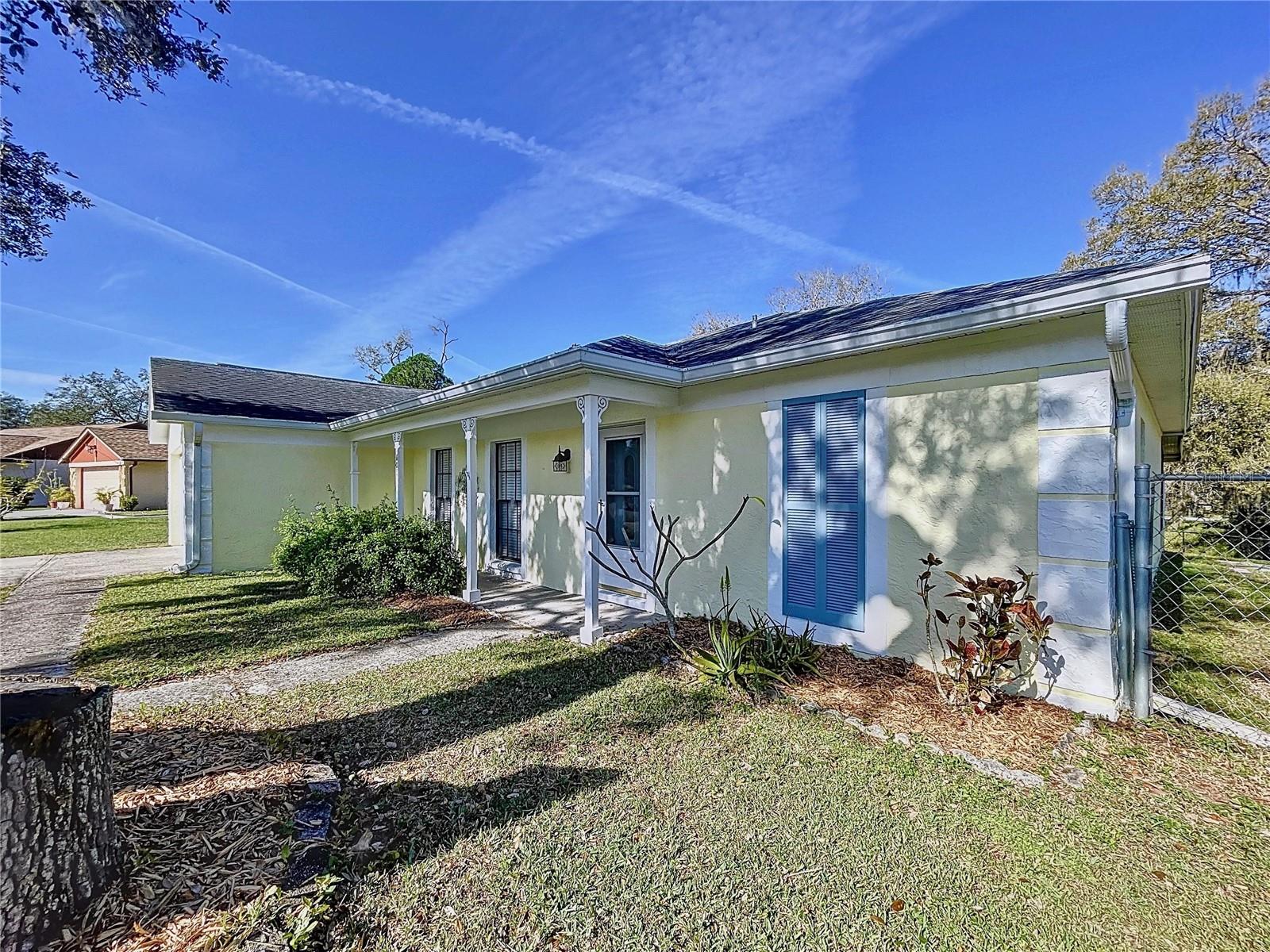 Listing photo id 0 for 808 Smith Bay Drive