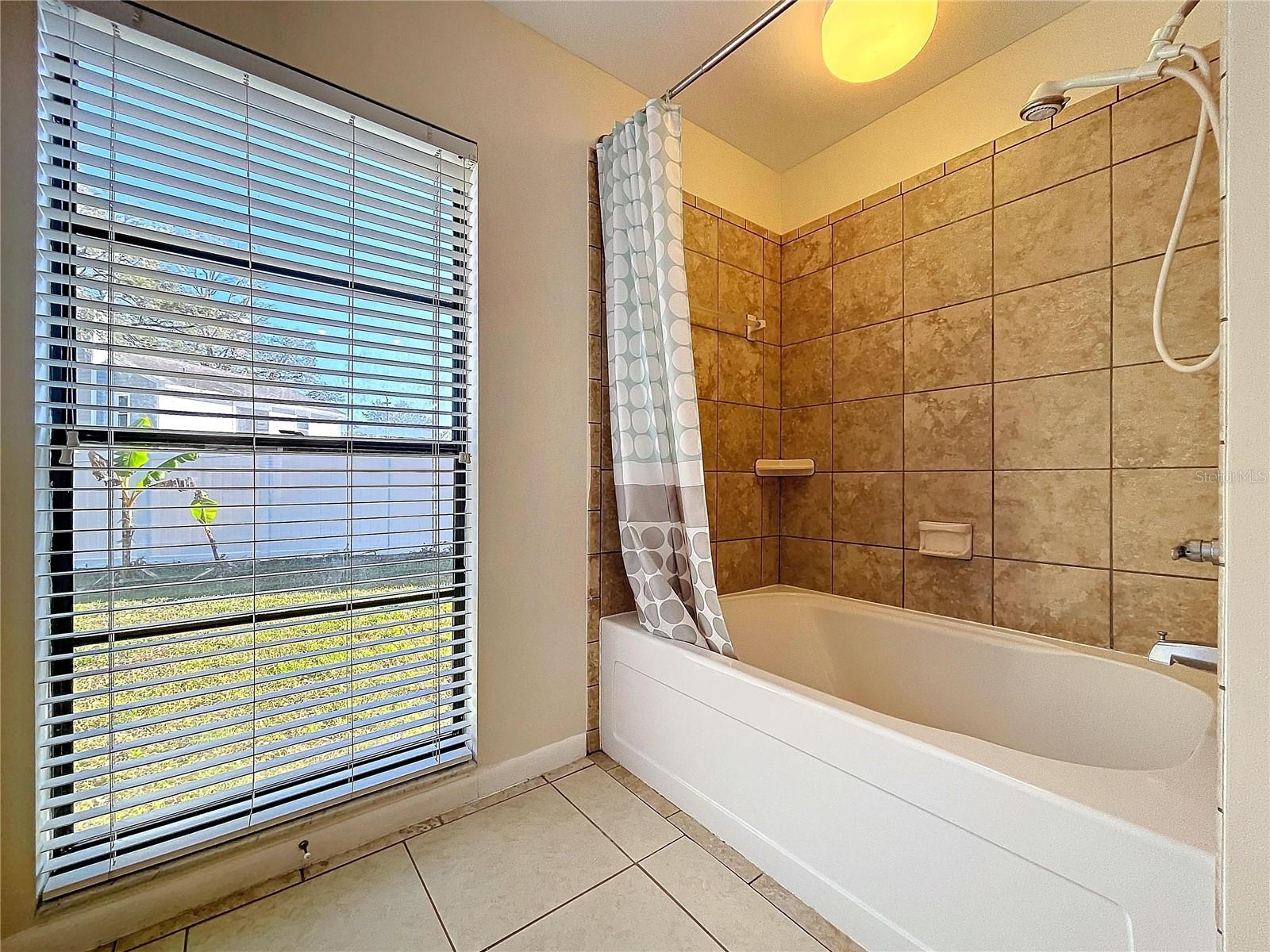 Listing photo id 25 for 808 Smith Bay Drive