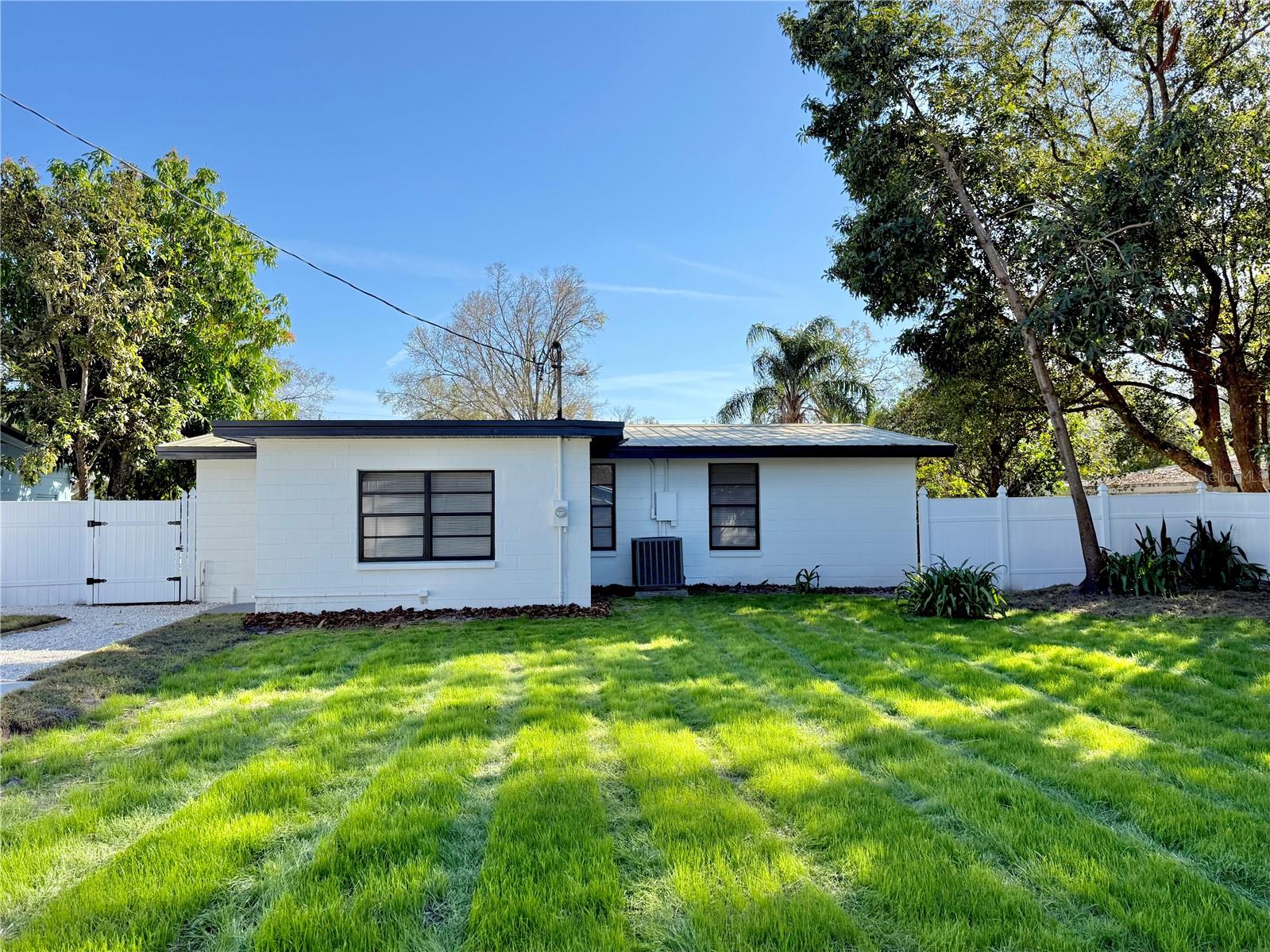 Listing photo id 16 for 907 Lakewood Avenue