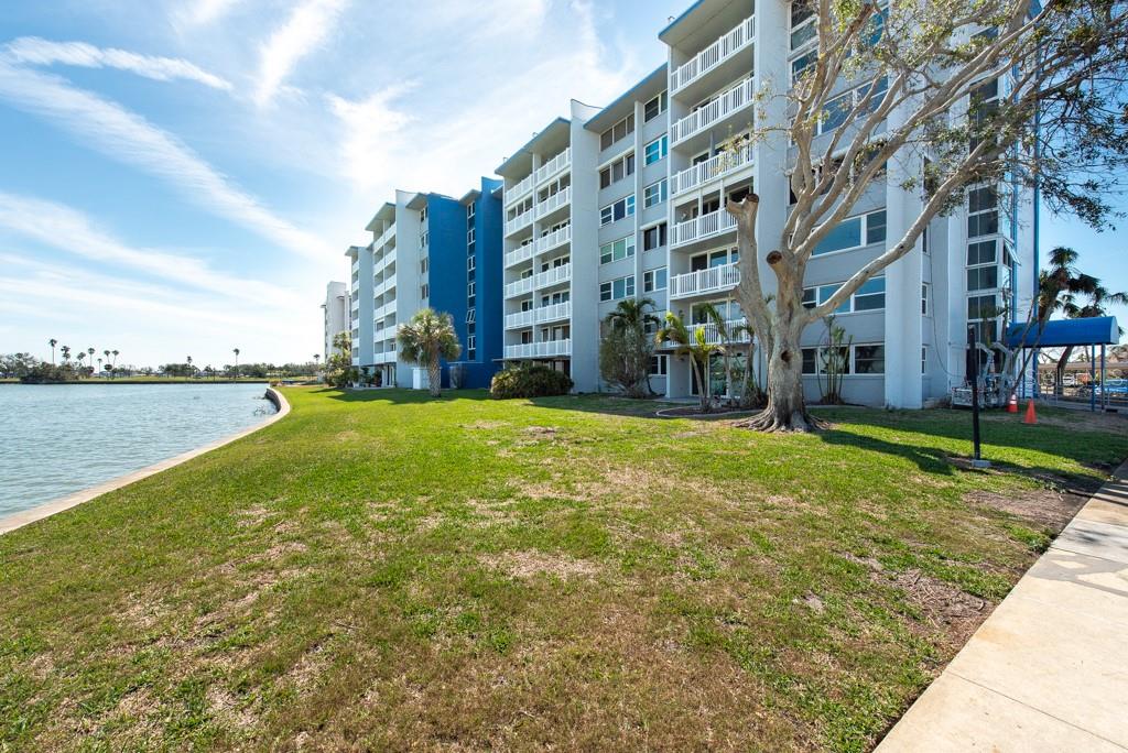 Listing photo id 35 for 500 Treasure Island Causeway 402