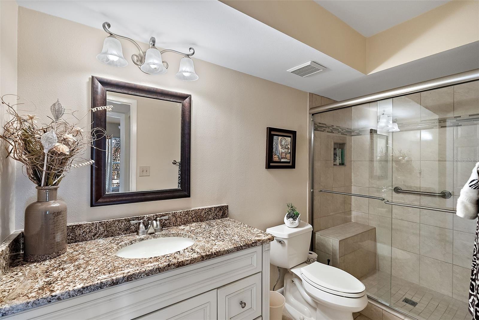 Listing photo id 18 for 6021 Bahia Del Mar Circle 234