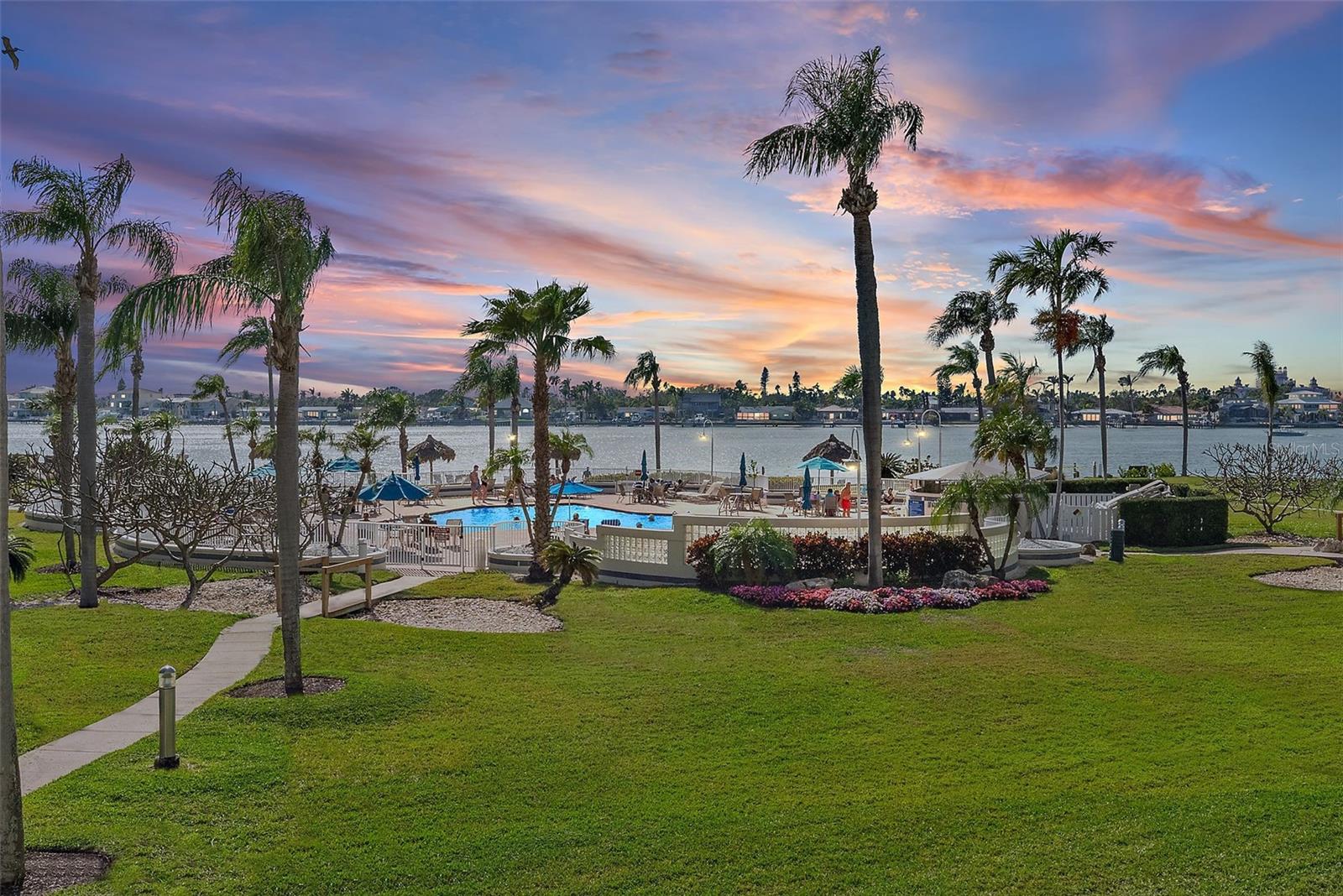 Listing photo id 1 for 6021 Bahia Del Mar Circle 234