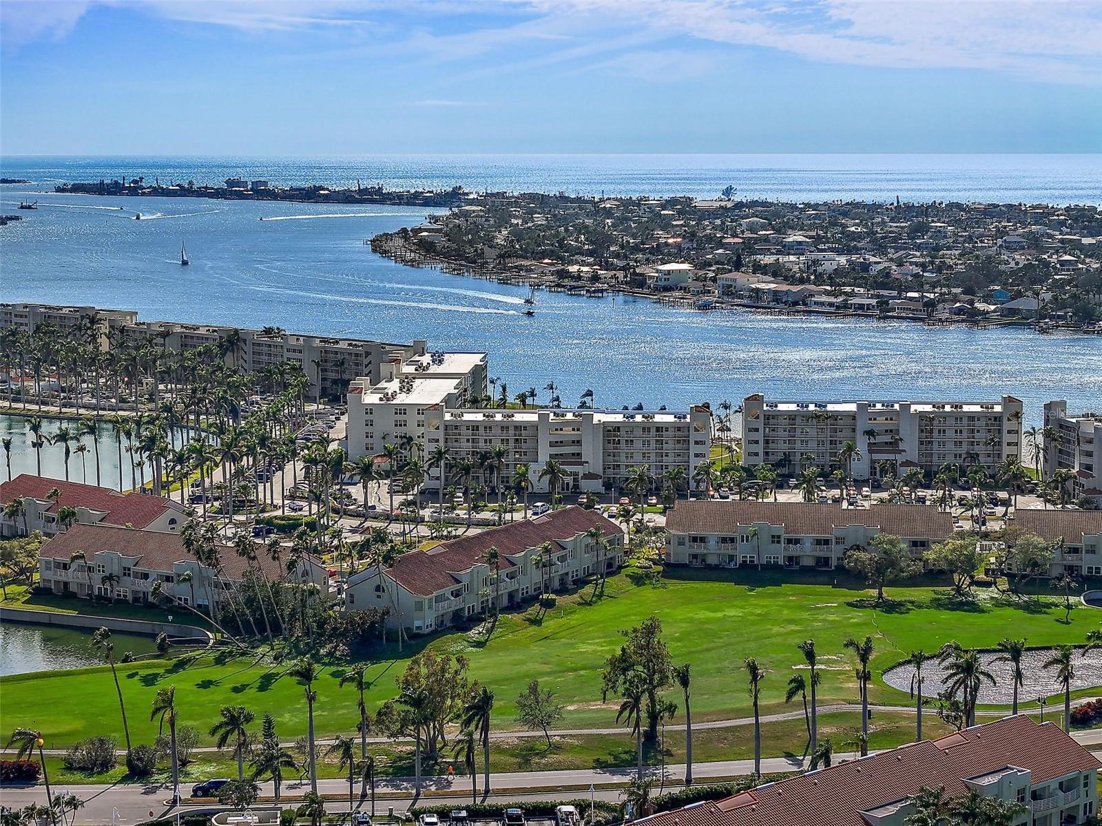 Listing photo id 35 for 6021 Bahia Del Mar Circle 234