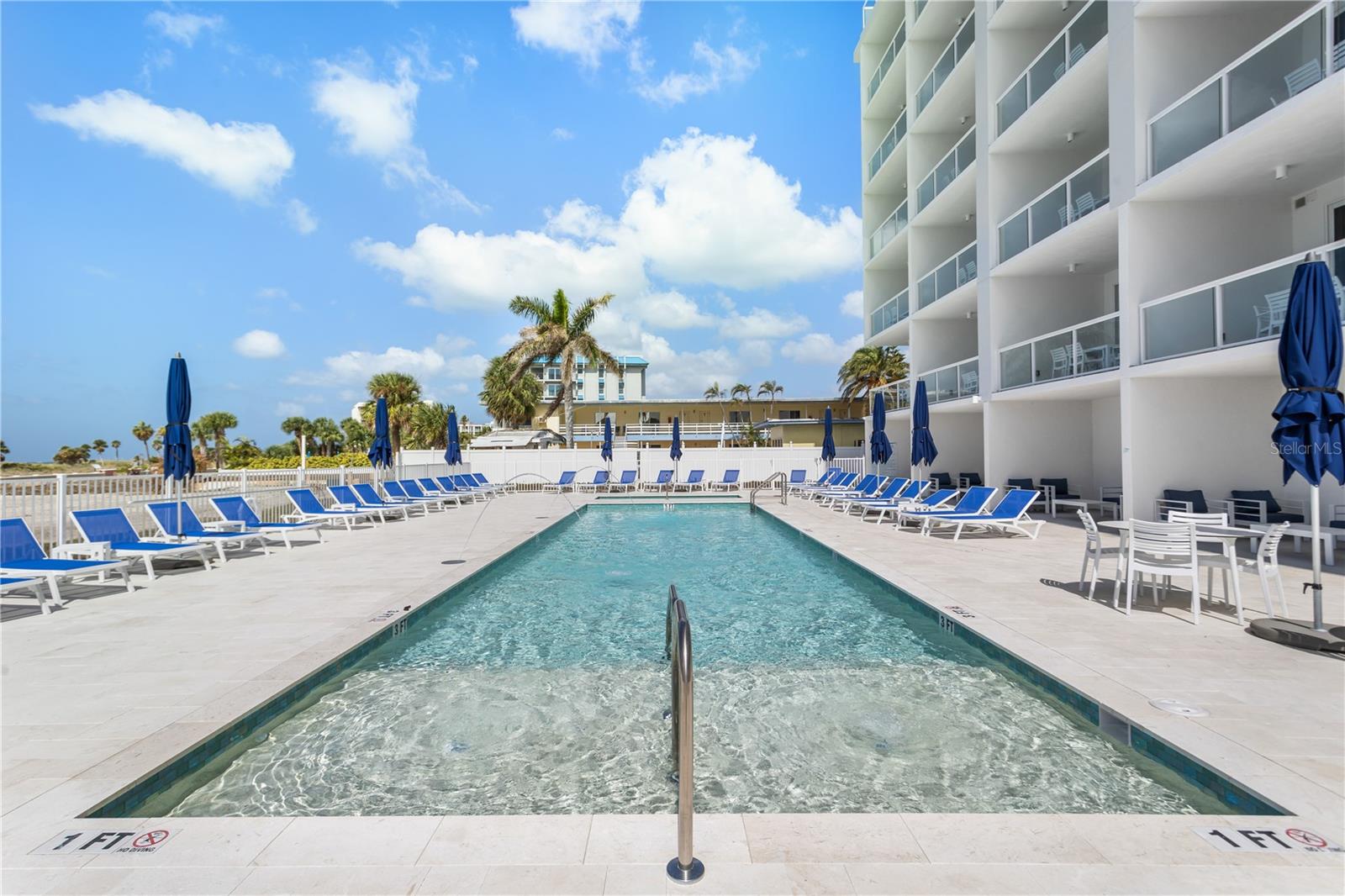 Listing photo id 18 for 11500 Gulf Boulevard 613