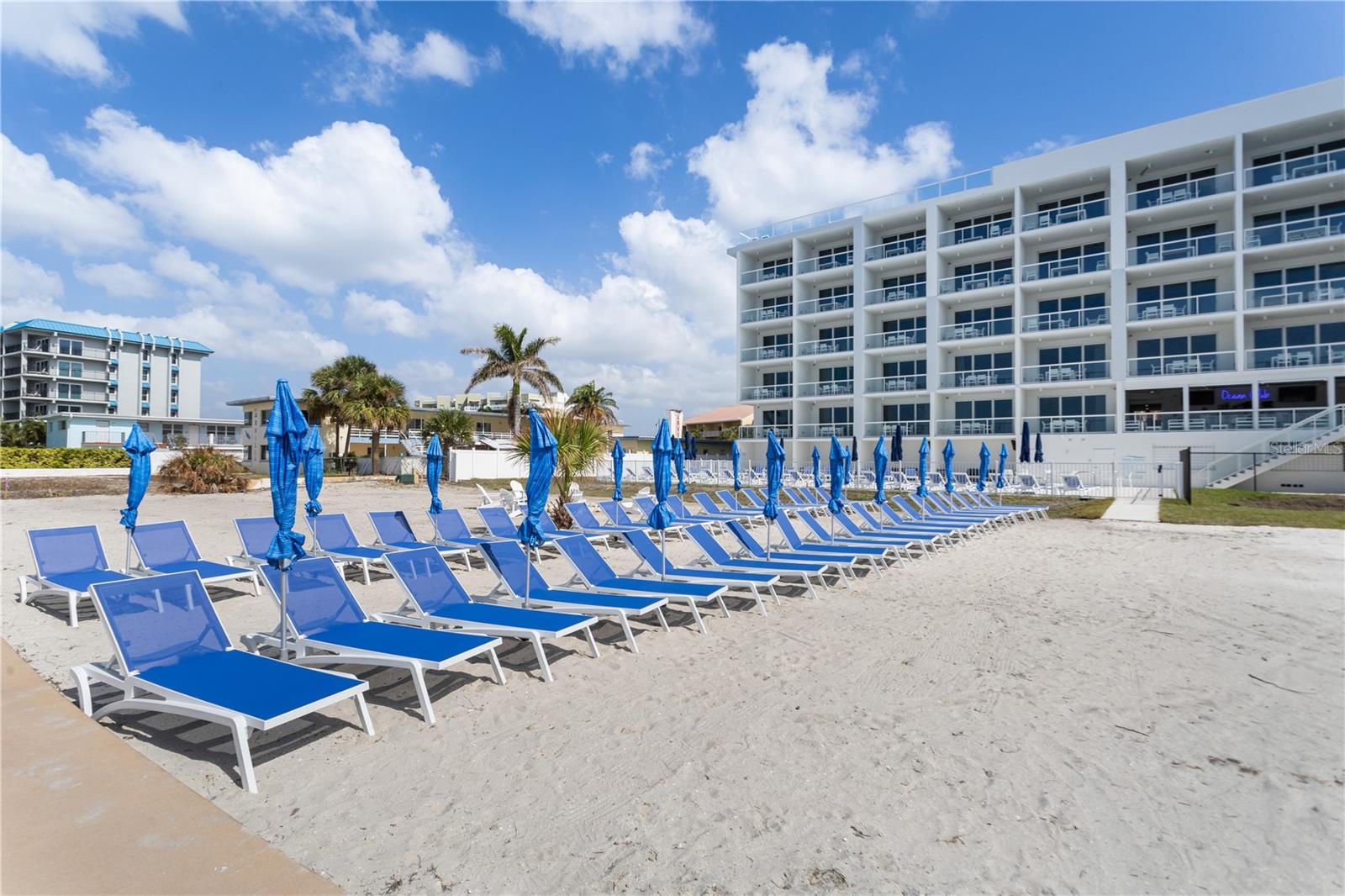 Listing photo id 24 for 11500 Gulf Boulevard 613