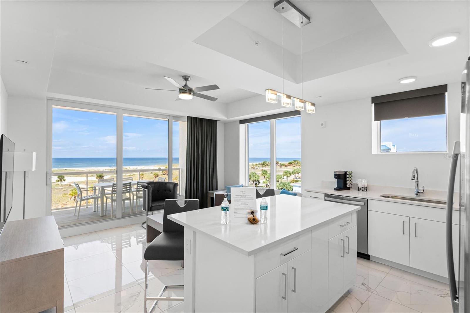 Listing photo id 1 for 11500 Gulf Boulevard 613